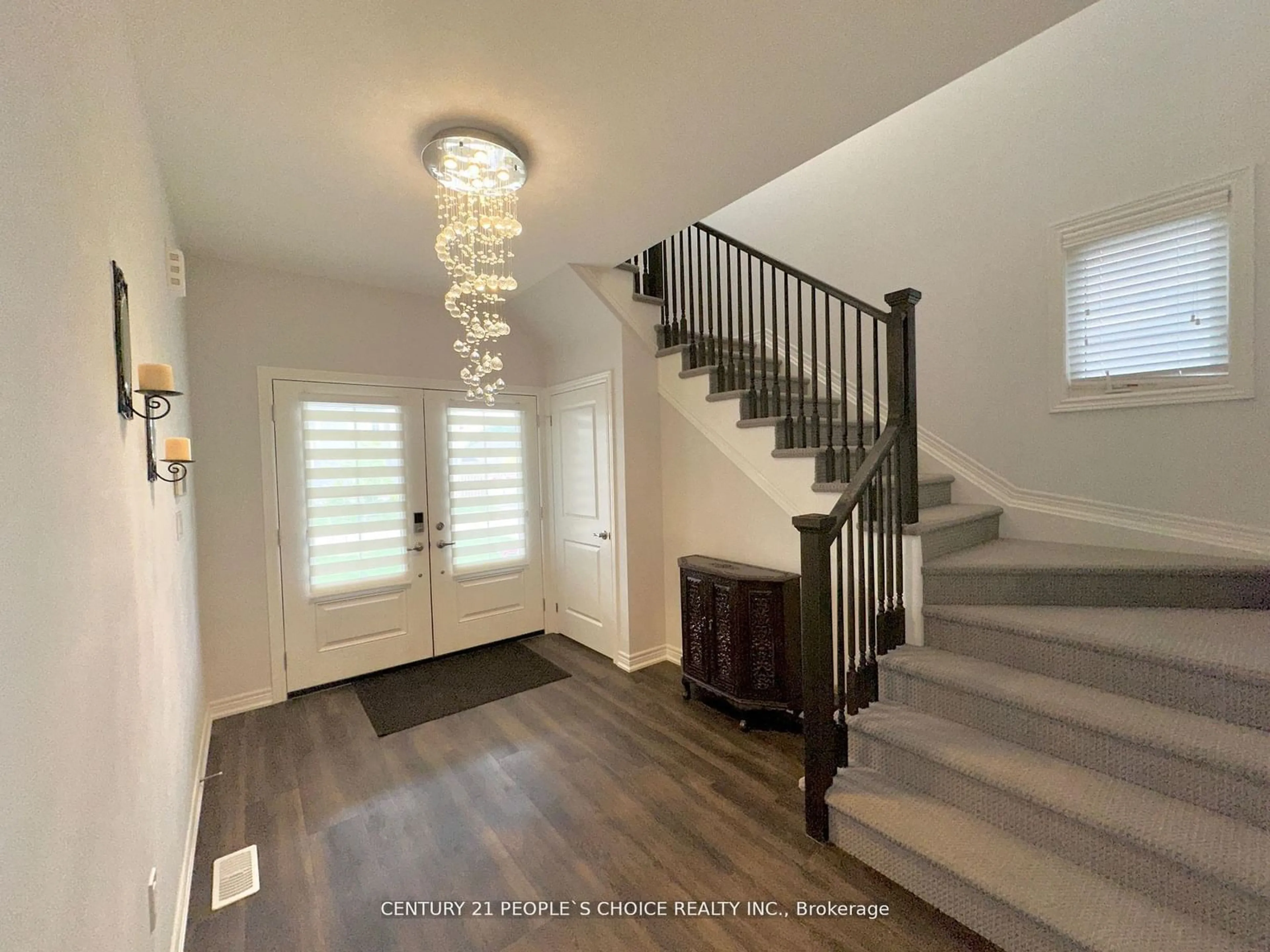 Indoor entryway, wood floors for 34 Swan Ave, Pelham Ontario L0S 1E6