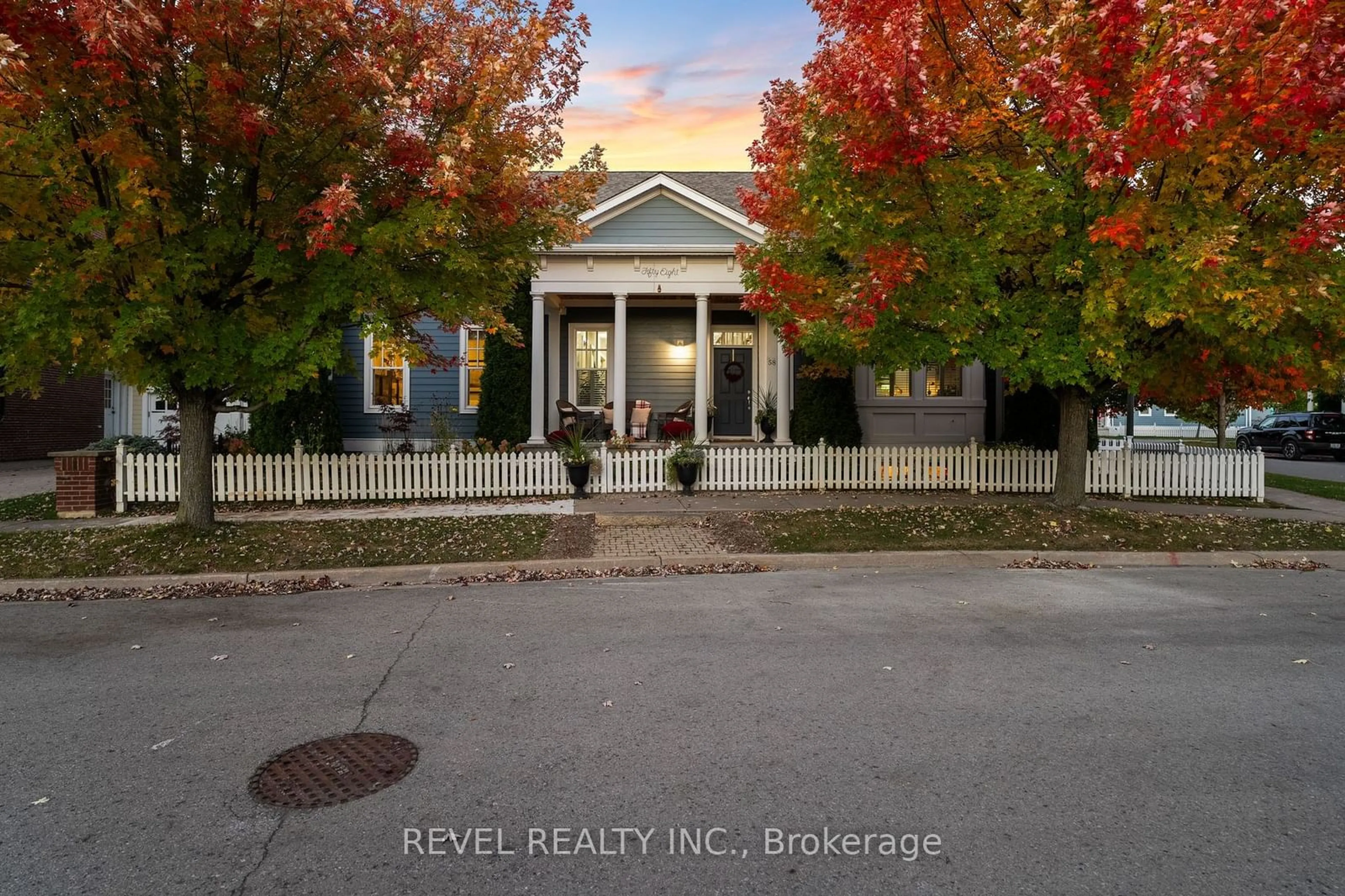 A pic from exterior of the house or condo, the street view for 58 Garrison Village Dr, Niagara-on-the-Lake Ontario L0S 1J0