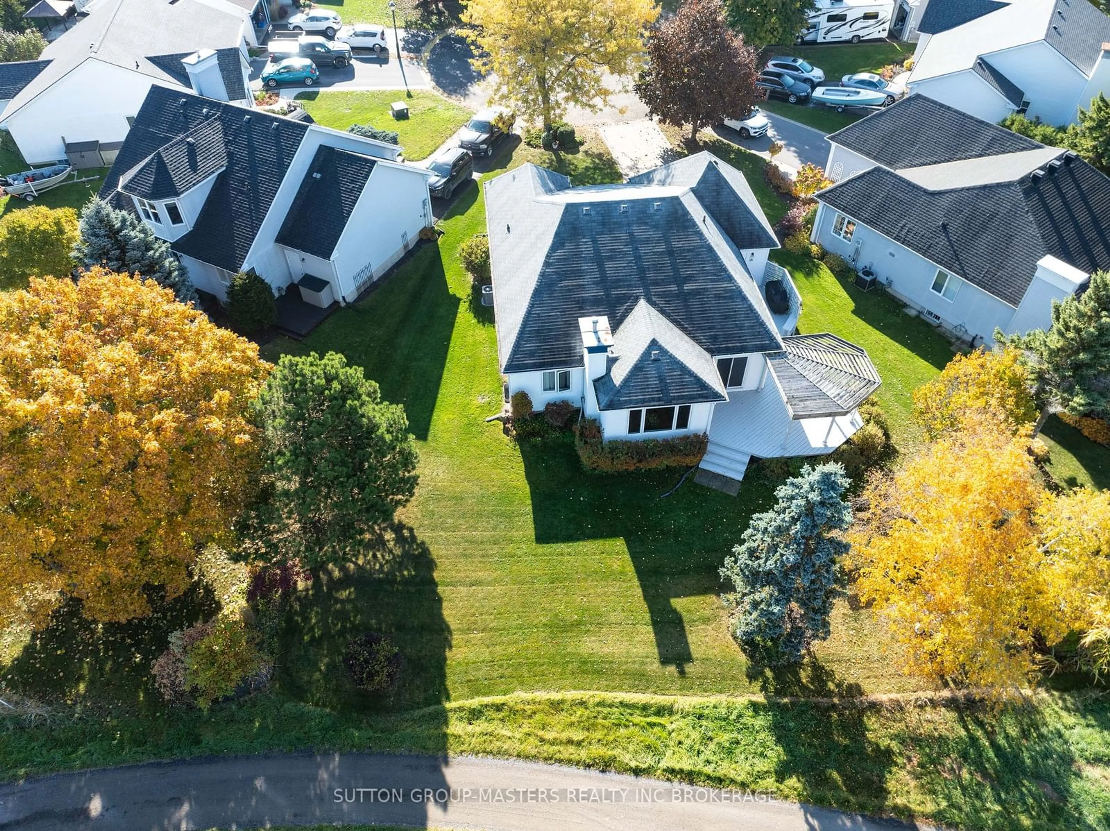 Frontside or backside of a home, the street view for 16 King's Crt, Loyalist Ontario K0H 1G0