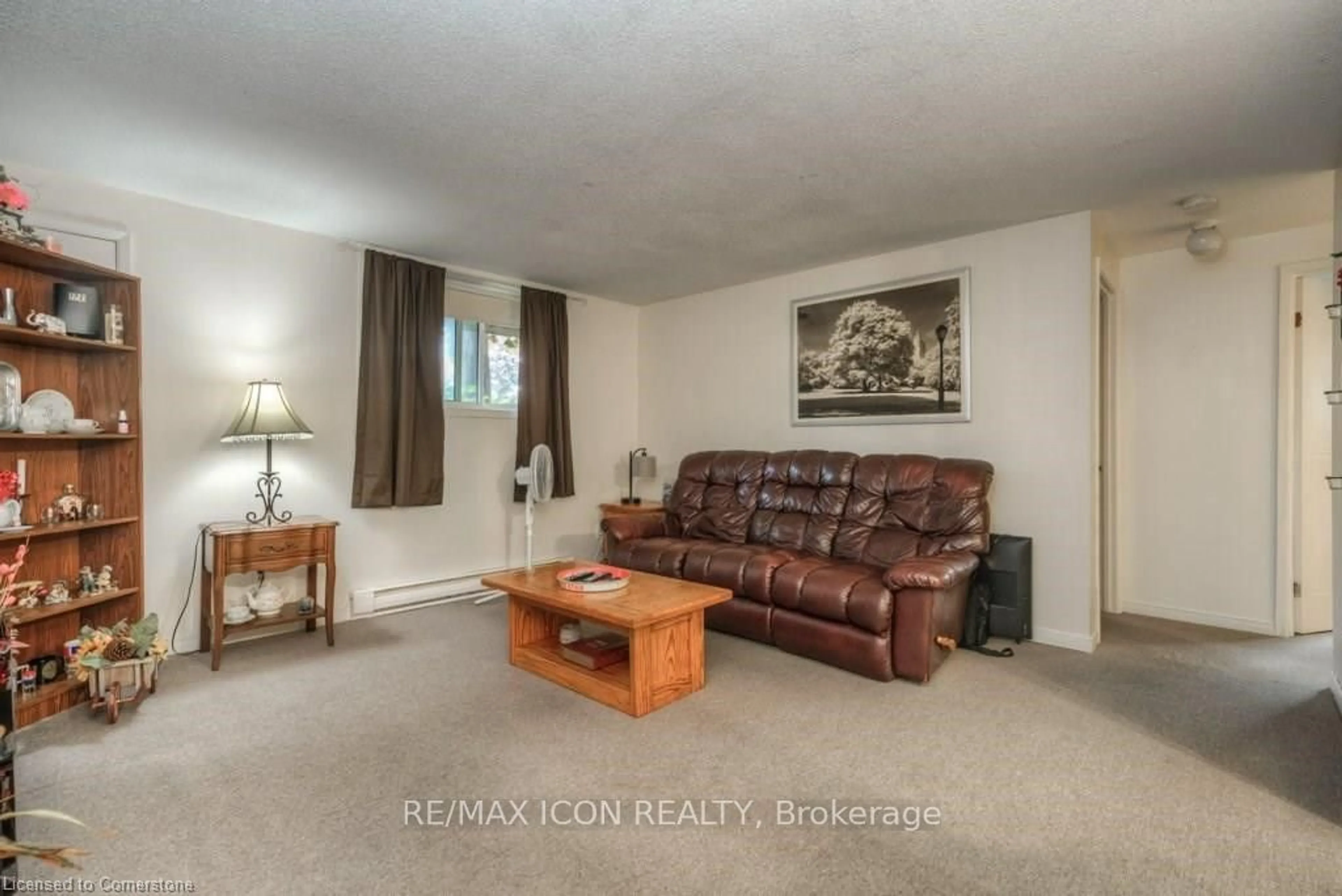 Living room, carpet floors for 565 Greenfield Ave #601, Kitchener Ontario N2C 2P4