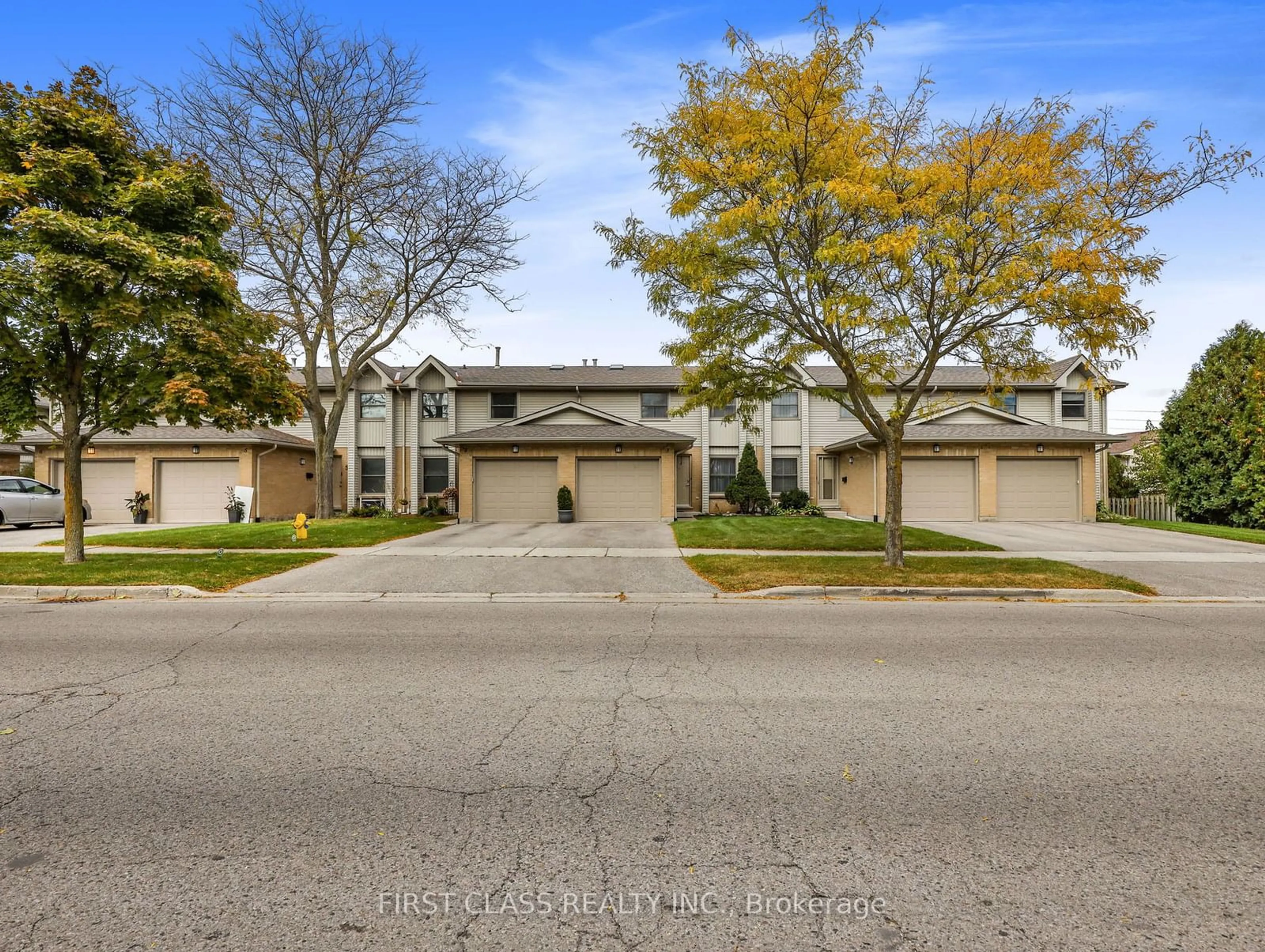 A pic from exterior of the house or condo, the street view for 1845 Aldersbrook Rd #3, London Ontario N6G 4V9