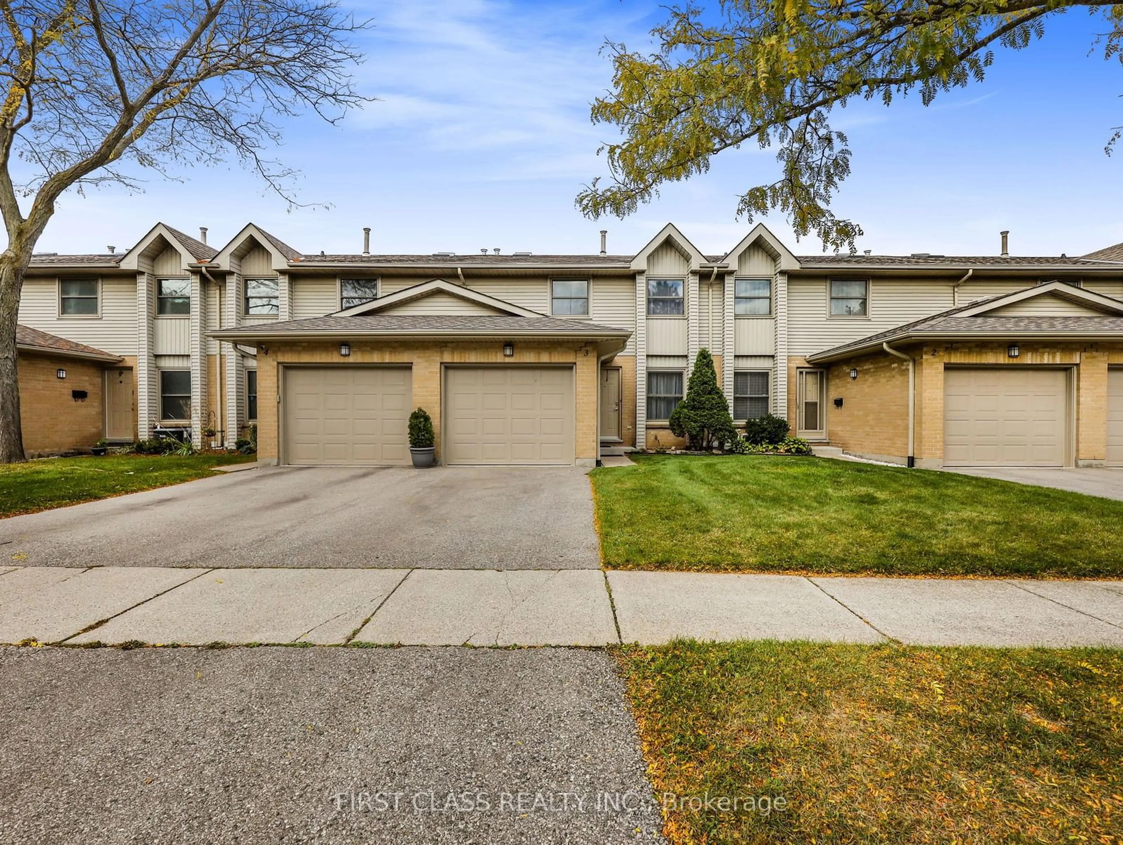 A pic from exterior of the house or condo, the street view for 1845 Aldersbrook Rd #3, London Ontario N6G 4V9