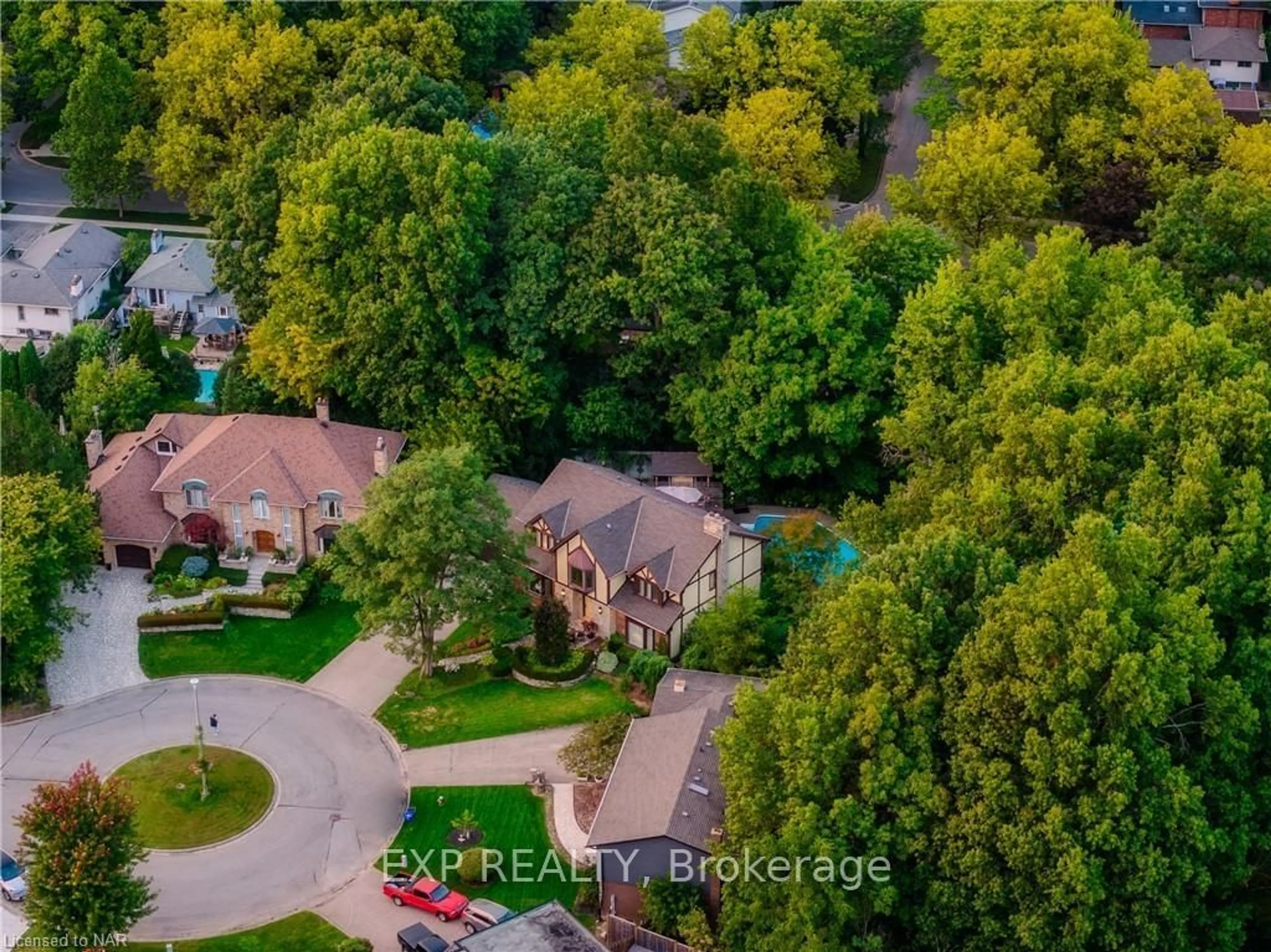 Frontside or backside of a home, the street view for 7091 Mount Forest Lane, Niagara Falls Ontario L2J 3Z3