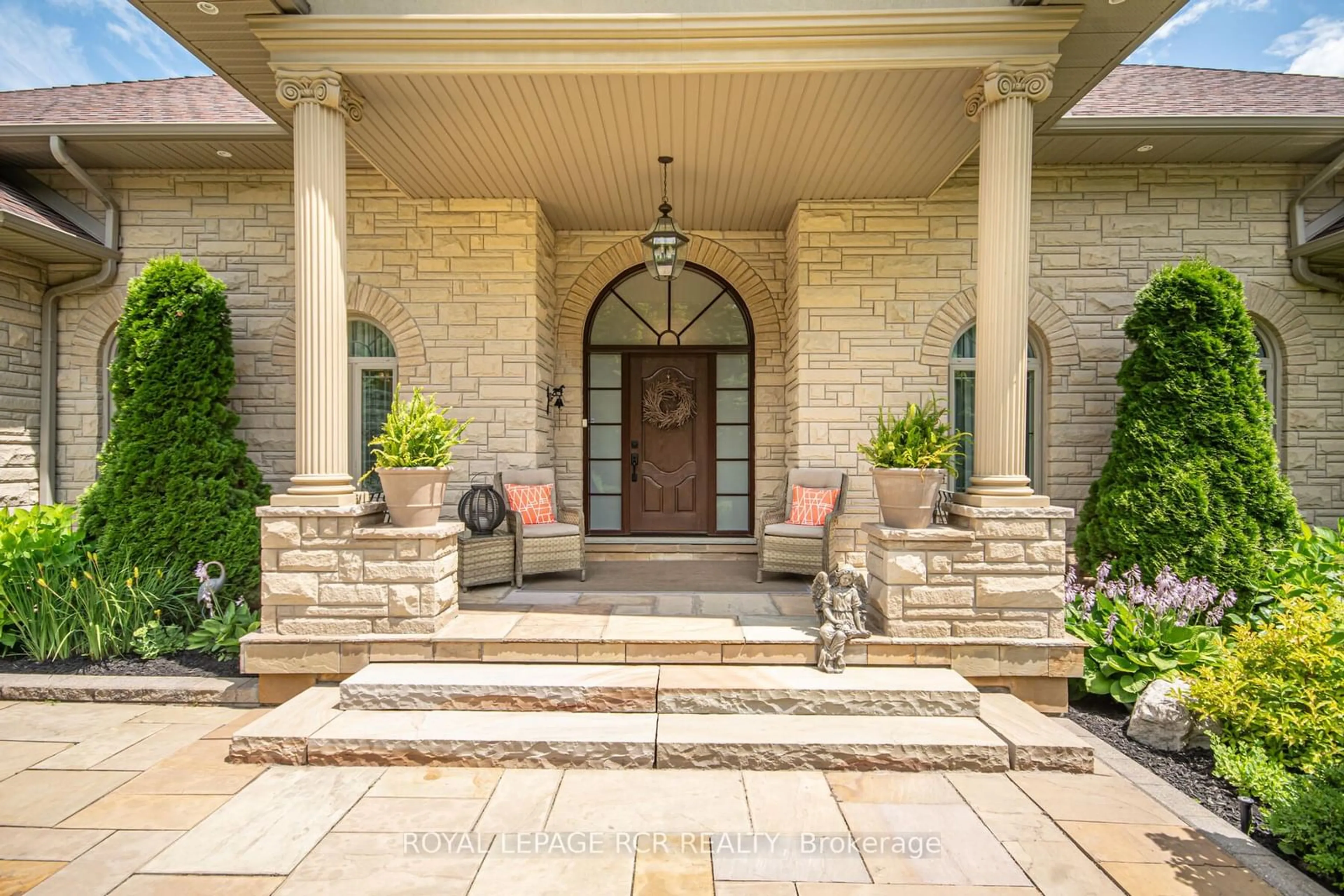 Indoor entryway, ceramic floors for 4987 Fourth Line, Erin Ontario L7J 2L8