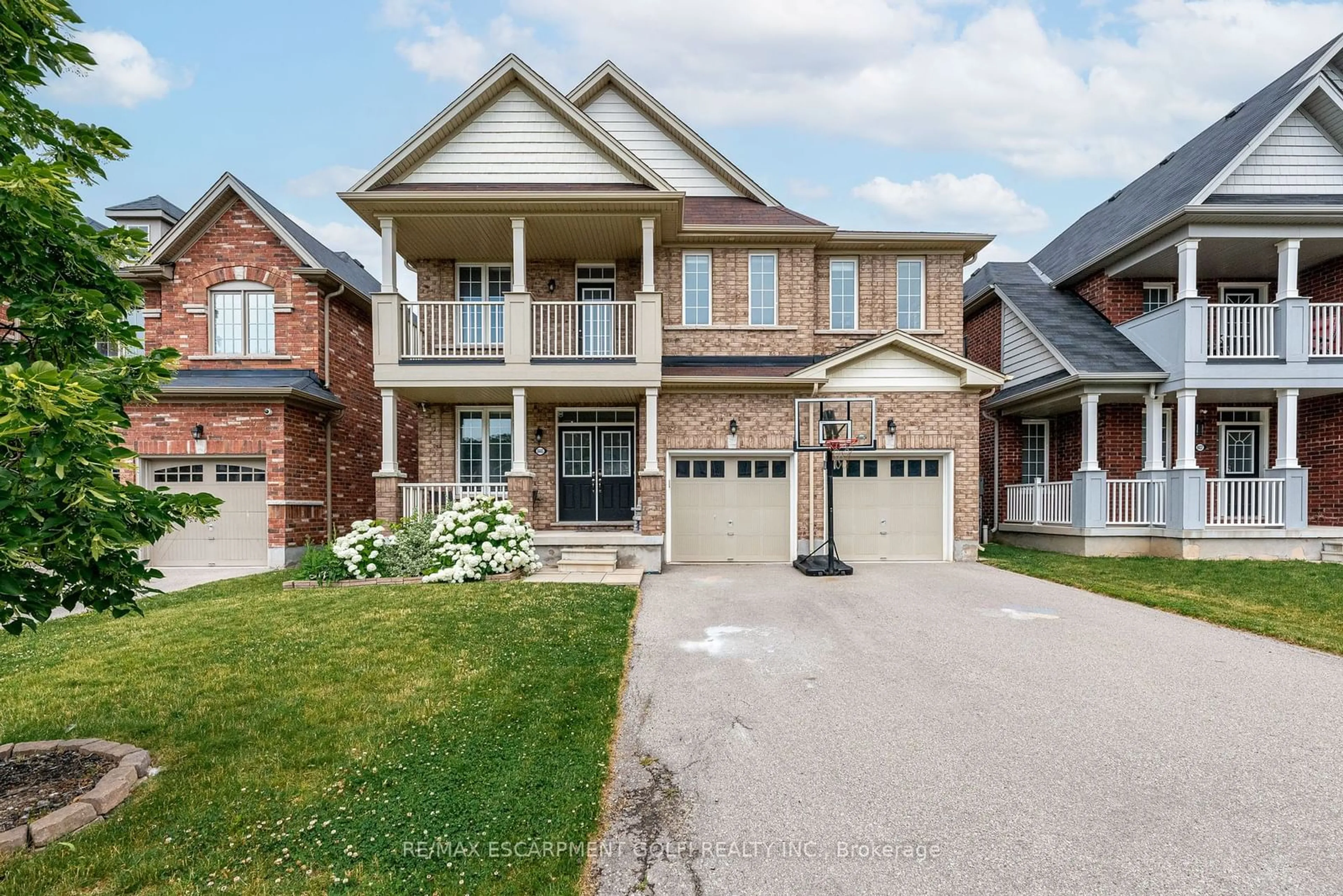 Home with brick exterior material for 8445 Sweet Chestnut Dr, Niagara Falls Ontario L2H 0N2