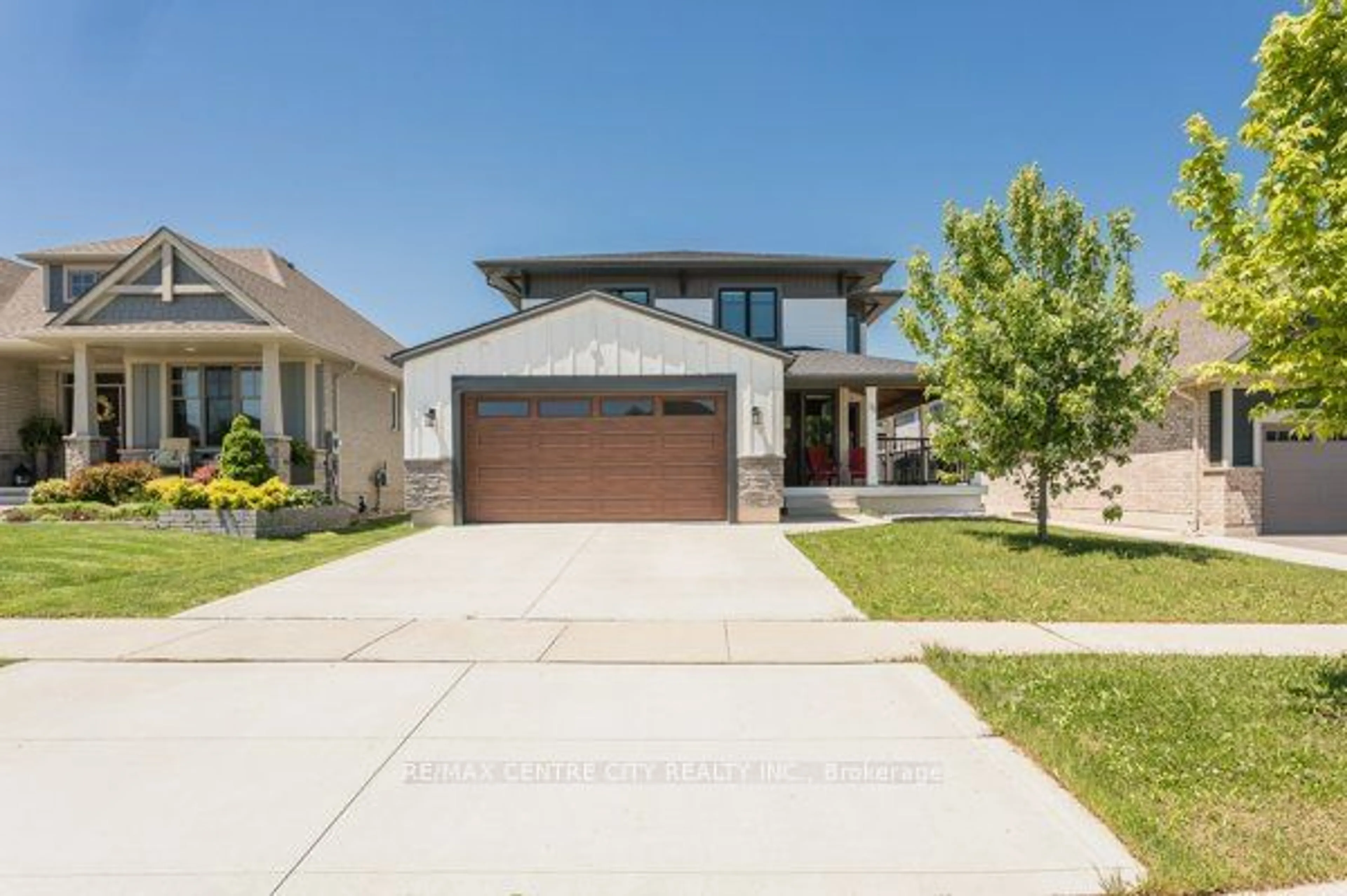 Frontside or backside of a home, the street view for 35 Honey Bend, St. Thomas Ontario N5P 3S6