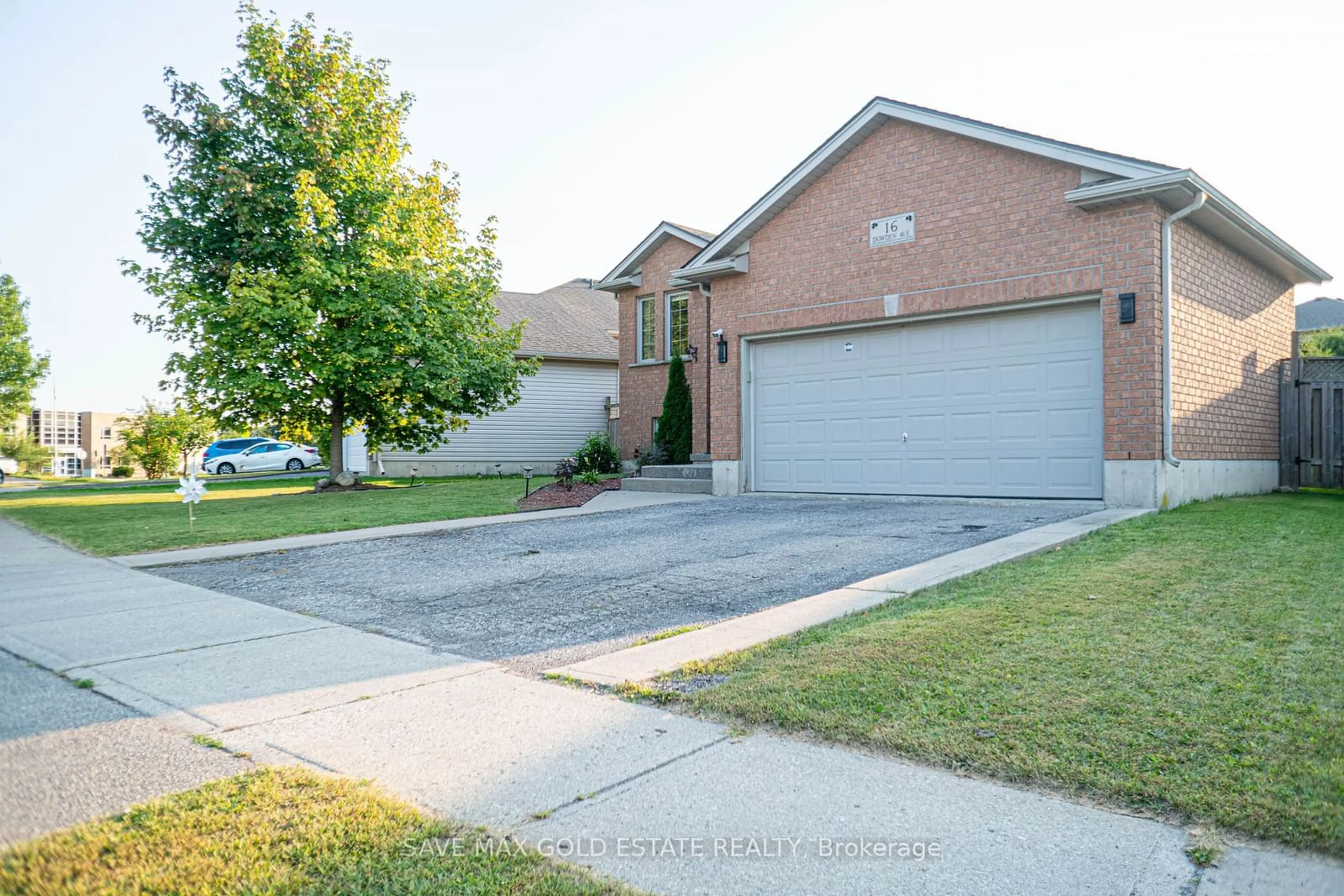 Frontside or backside of a home, the street view for 16 Dowden Ave, Brantford Ontario N3T 6N6