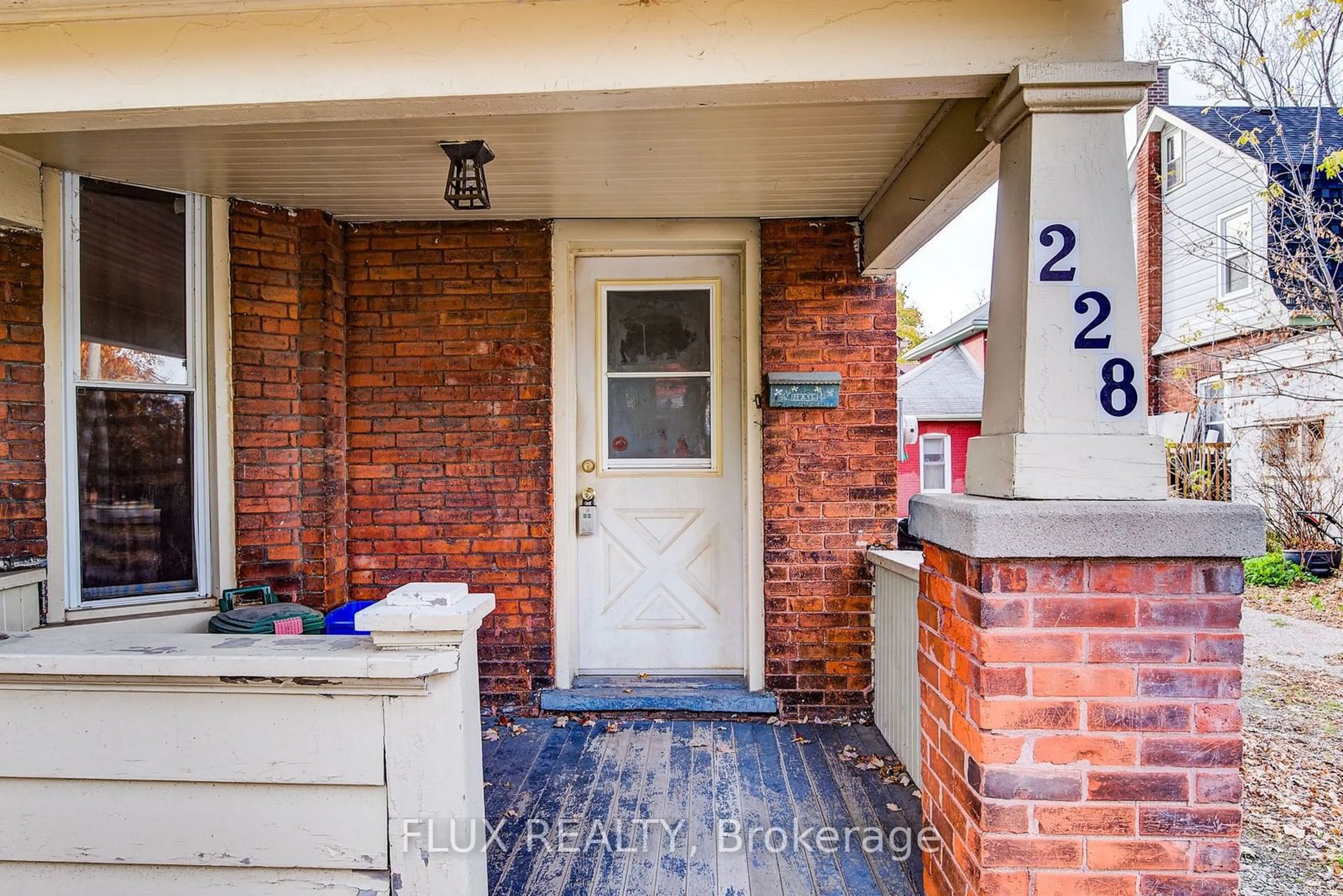 Indoor entryway for 228 Nile St, Stratford Ontario N5A 4E9