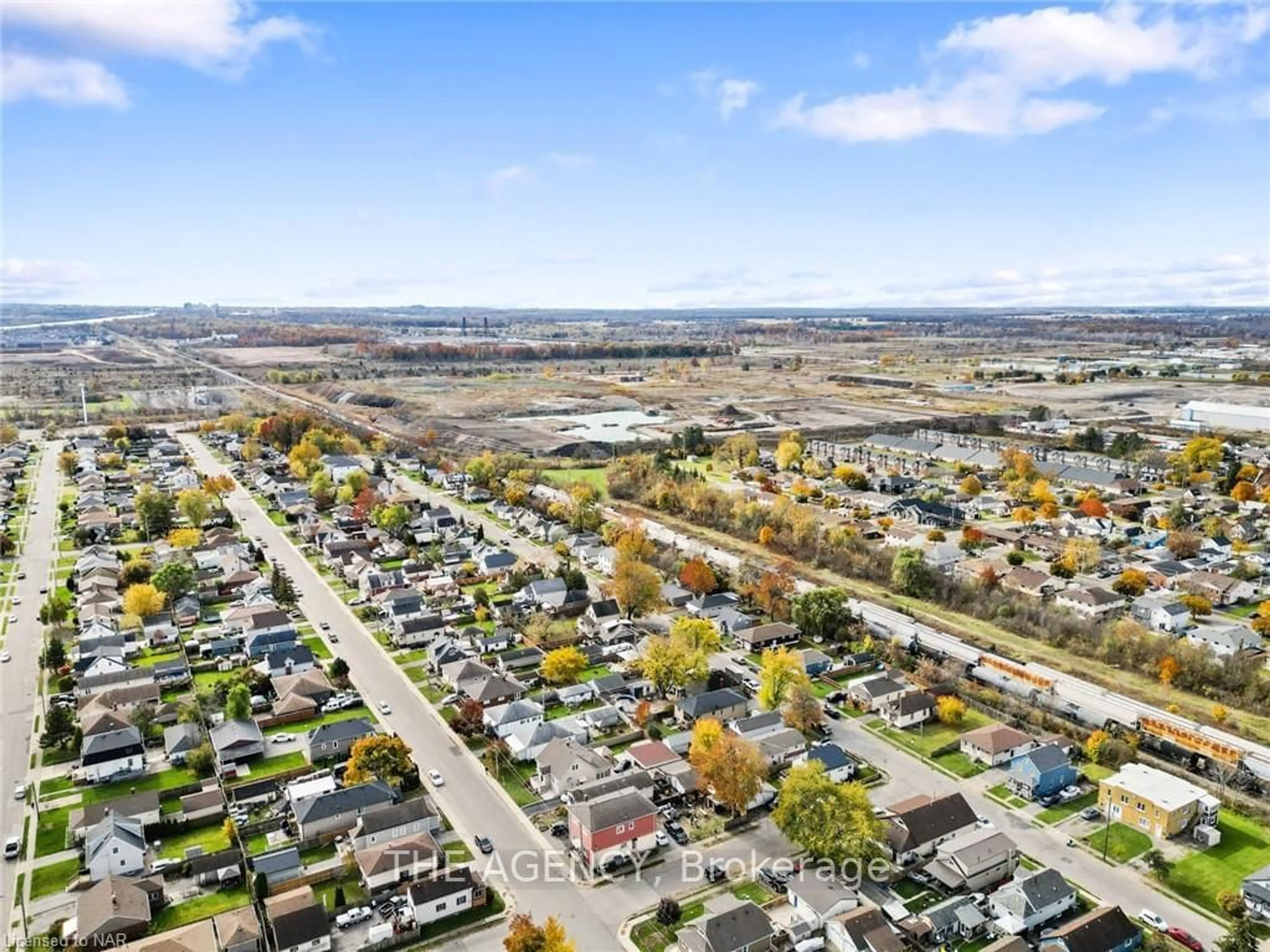 A pic from exterior of the house or condo, the street view for 423 DEERE STREET St, Welland Ontario L3B 2M1