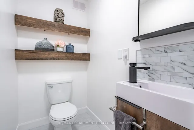 Additional property image - 30 Bristol St