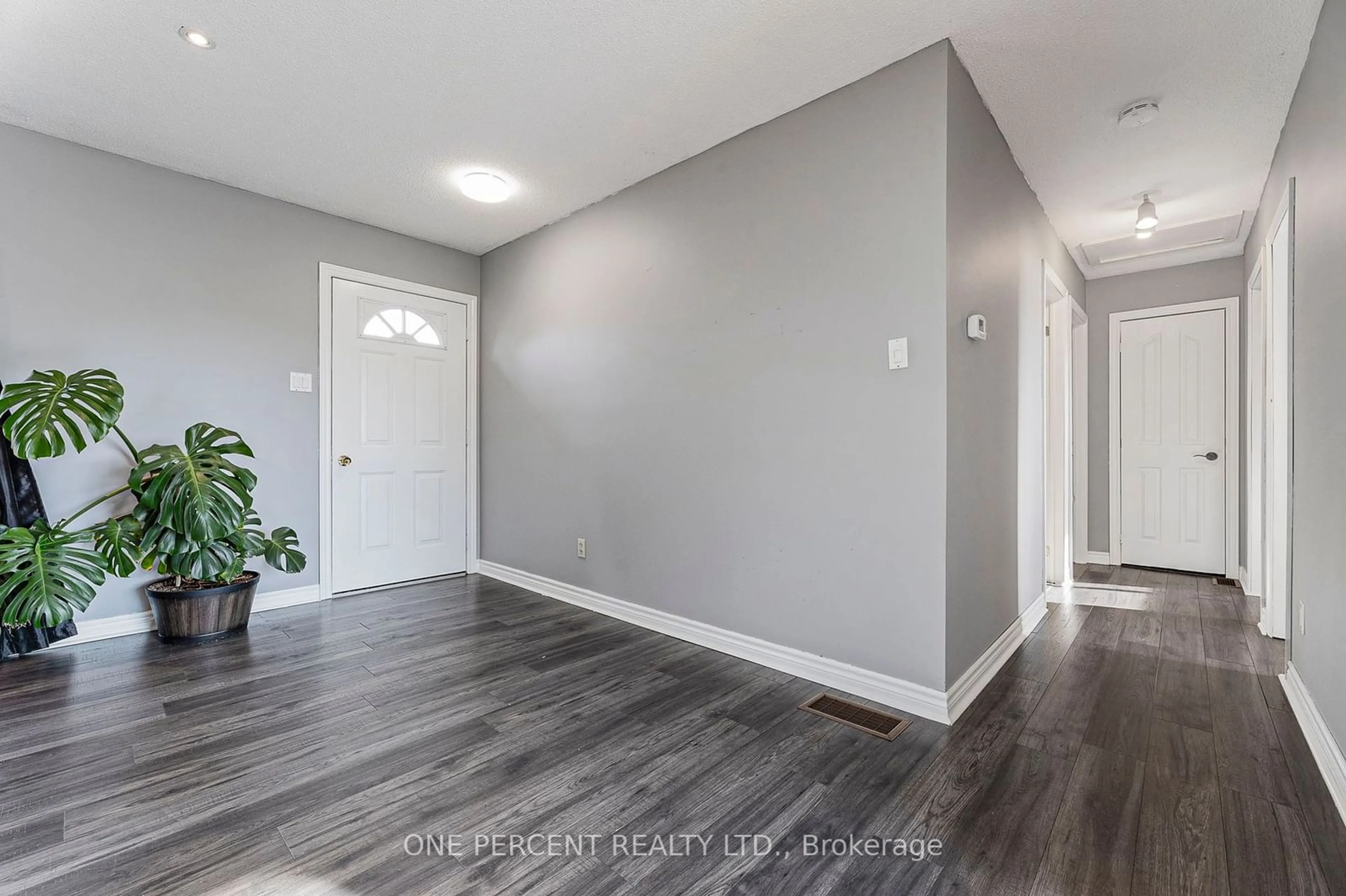 Indoor entryway, wood floors for 200 Grassy Rd, Kawartha Lakes Ontario K0L 2W0