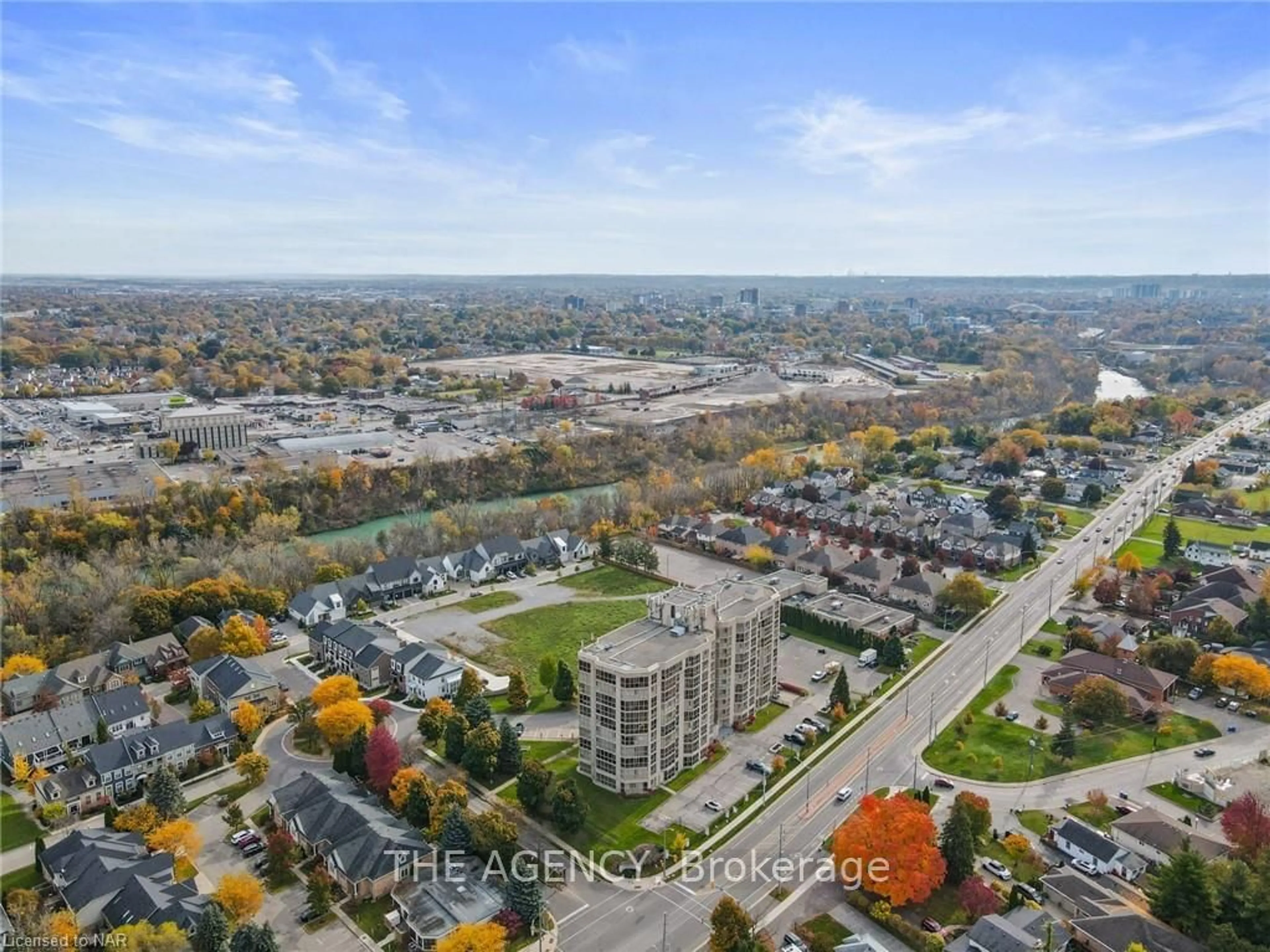 A pic from exterior of the house or condo, the view of city buildings for 162 MARTINDALE Rd #802, St. Catharines Ontario L2S 3S4