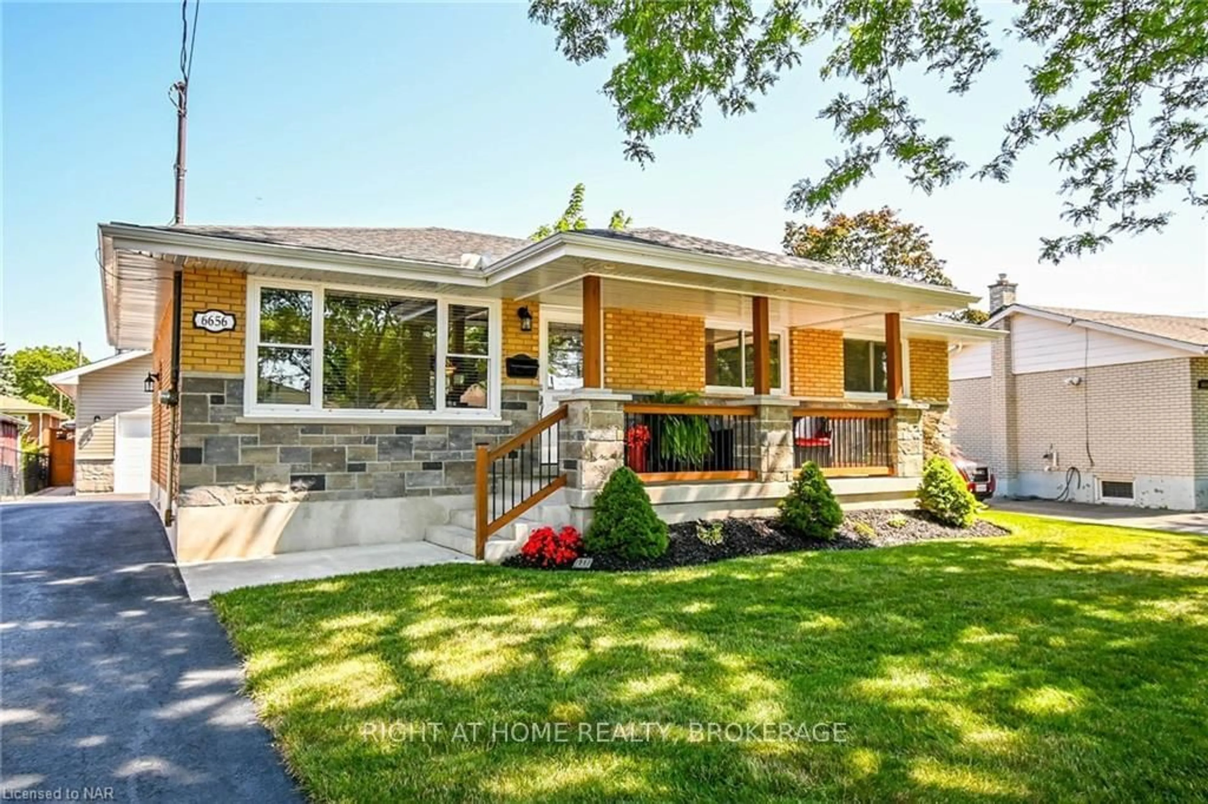 Frontside or backside of a home, cottage for 6656 WINSTON St, Niagara Falls Ontario L2G 5G3