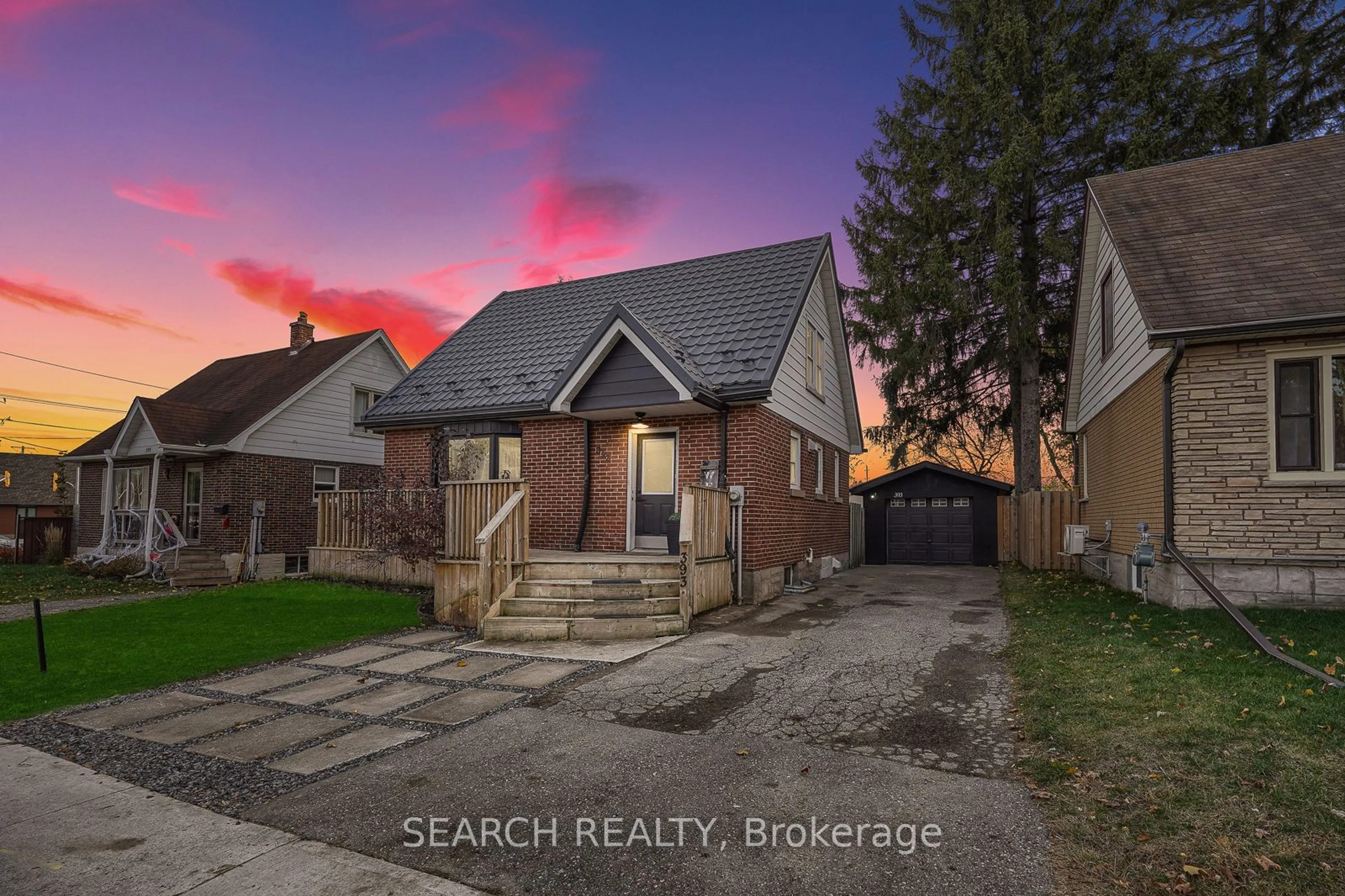 Frontside or backside of a home, cottage for 393 Weber St, Kitchener Ontario N2H 1G4