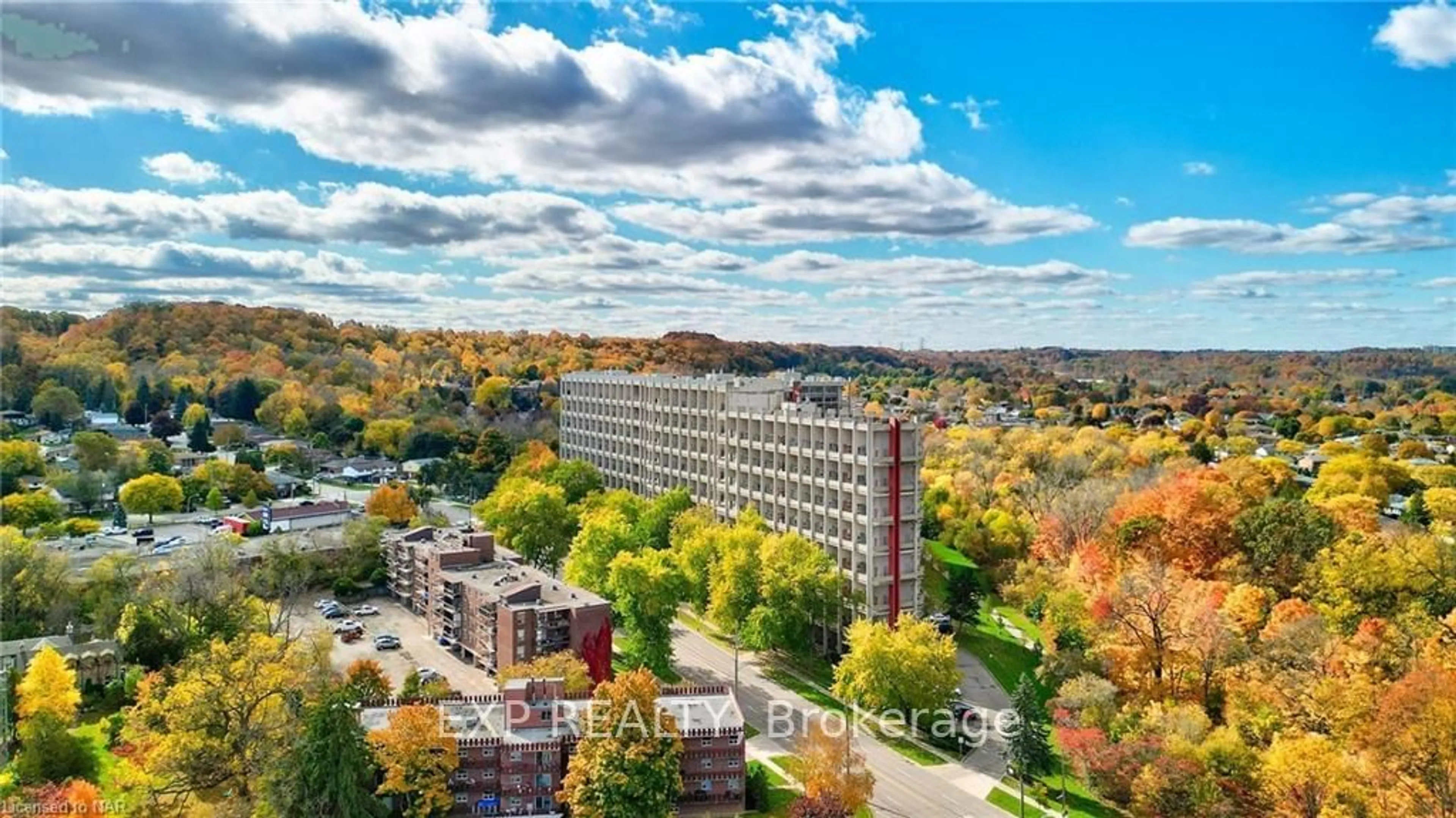 A pic from exterior of the house or condo, the view of city buildings for 350 QUIGLEY Rd #836, Hamilton Ontario L8K 5N2