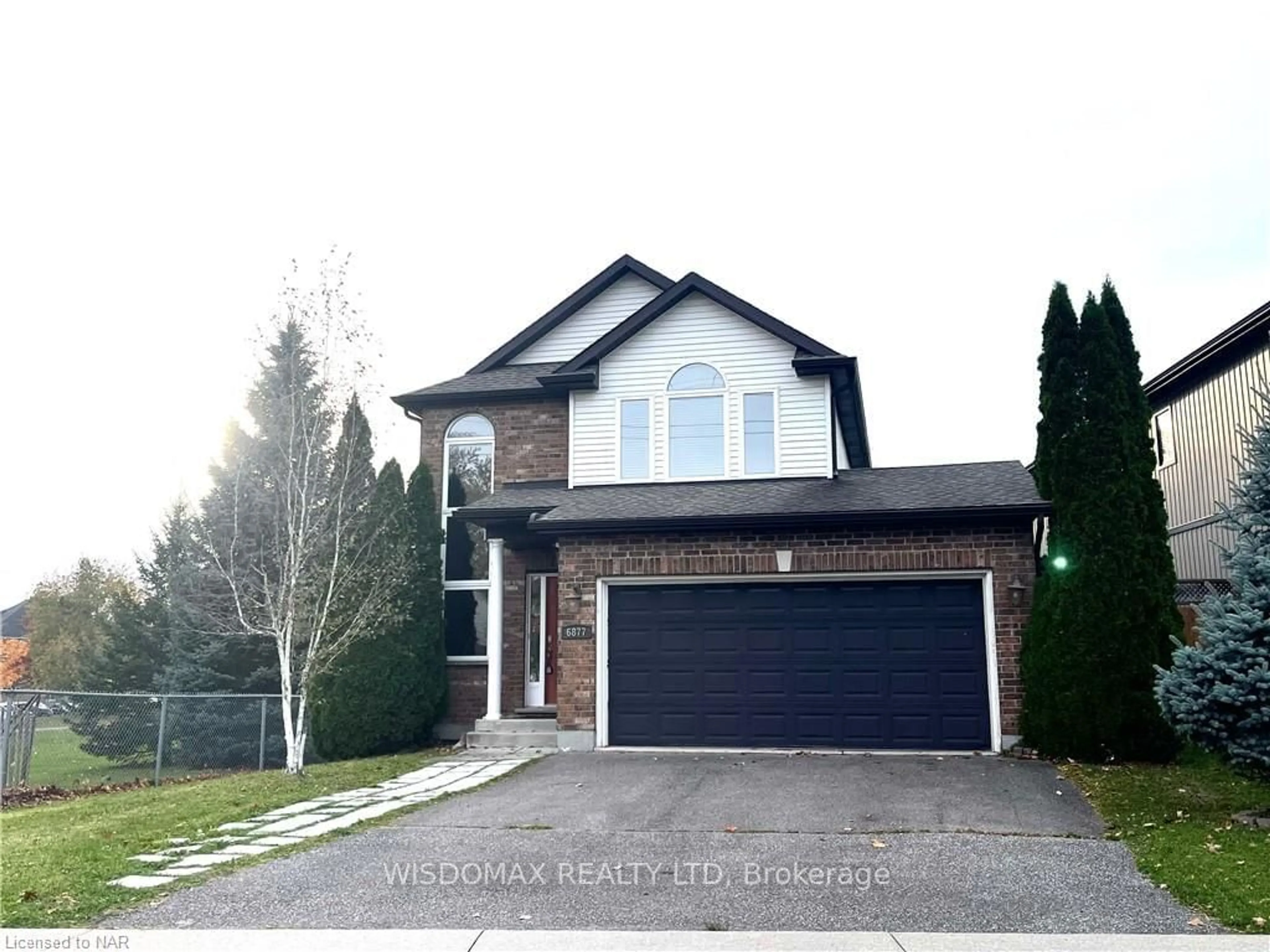 Frontside or backside of a home, the street view for 6877 AILANTHUS Ave, Niagara Falls Ontario L2G 4C6