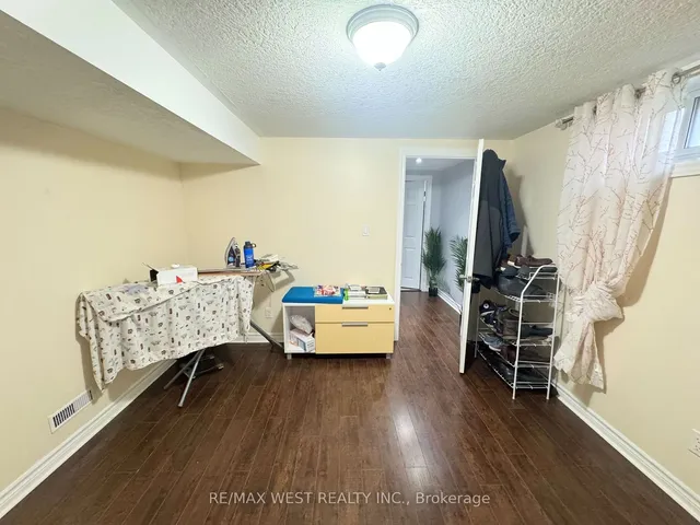 Additional property image - 105 Kings Forest Dr