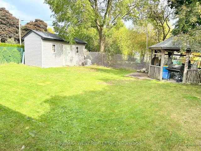 Additional property image - 105 Kings Forest Dr