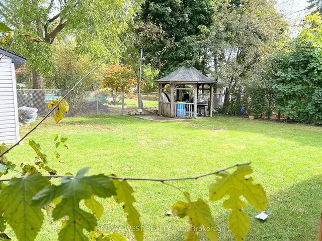 Additional property image - 105 Kings Forest Dr
