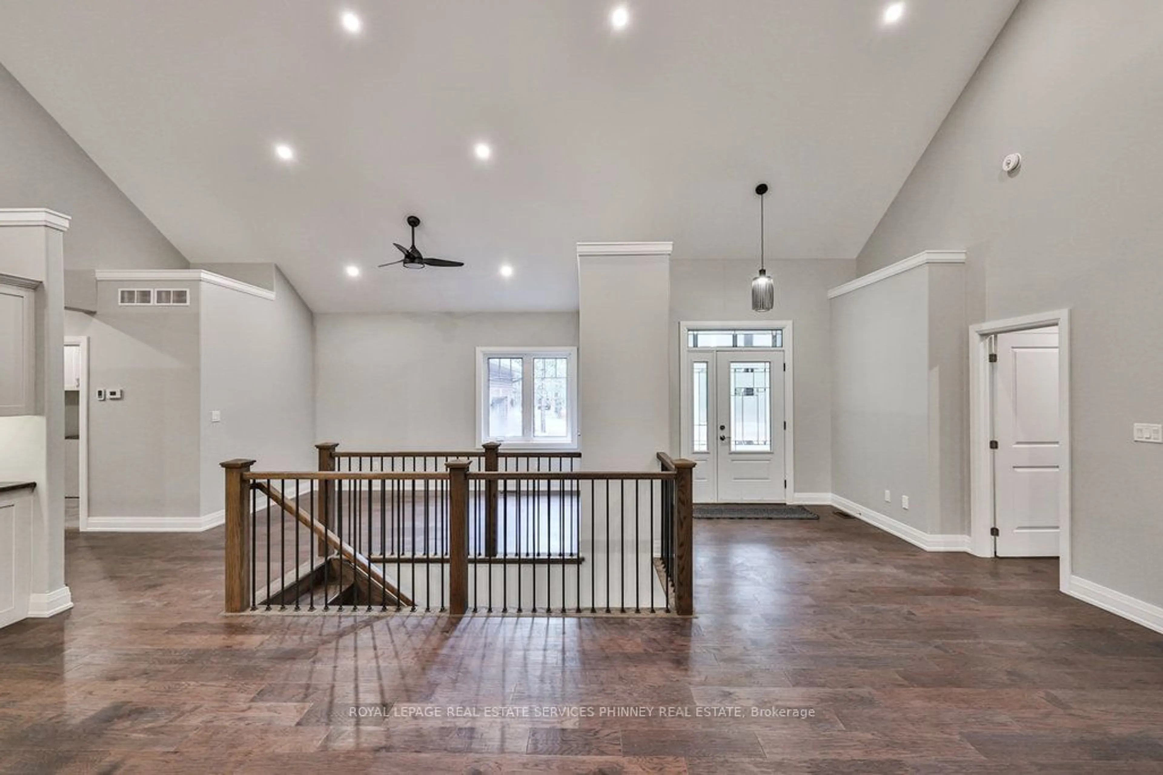 Indoor entryway, wood floors for 72 Harmonious Dr, Kawartha Lakes Ontario K0M 1N0