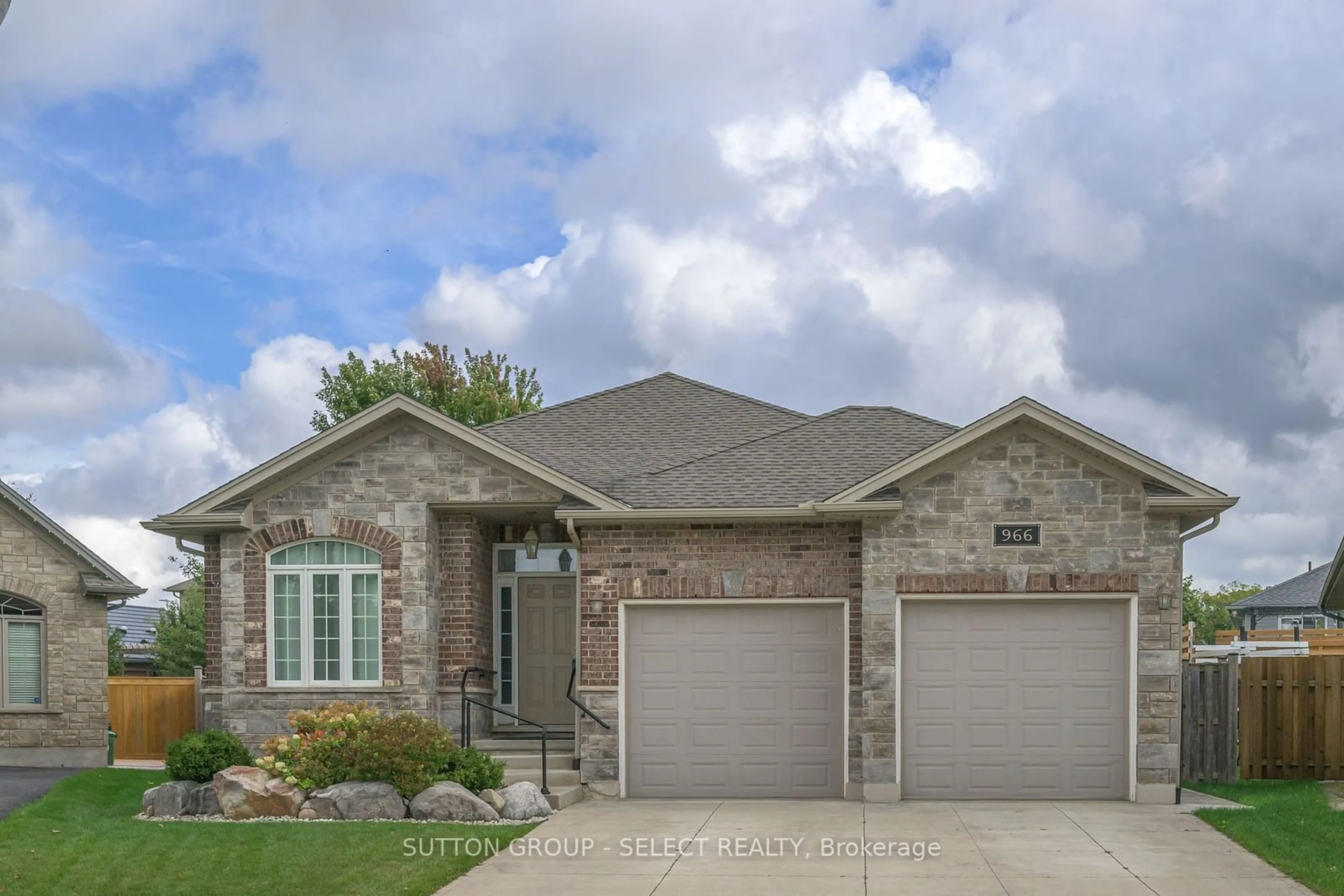 Home with brick exterior material for 966 Moy Cres, London Ontario N6G 0B6