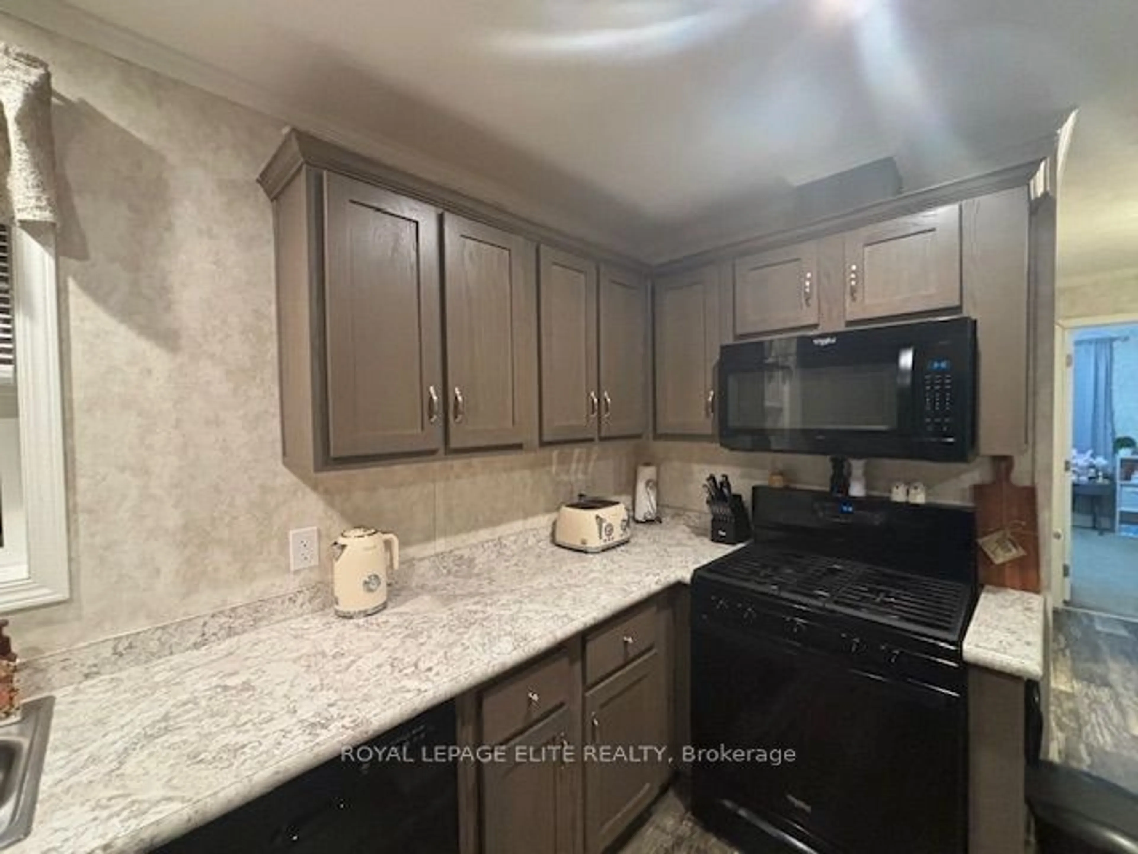 Standard kitchen for 26585 HIGHWAY 89 #66, Southgate Ontario N0C 1B0