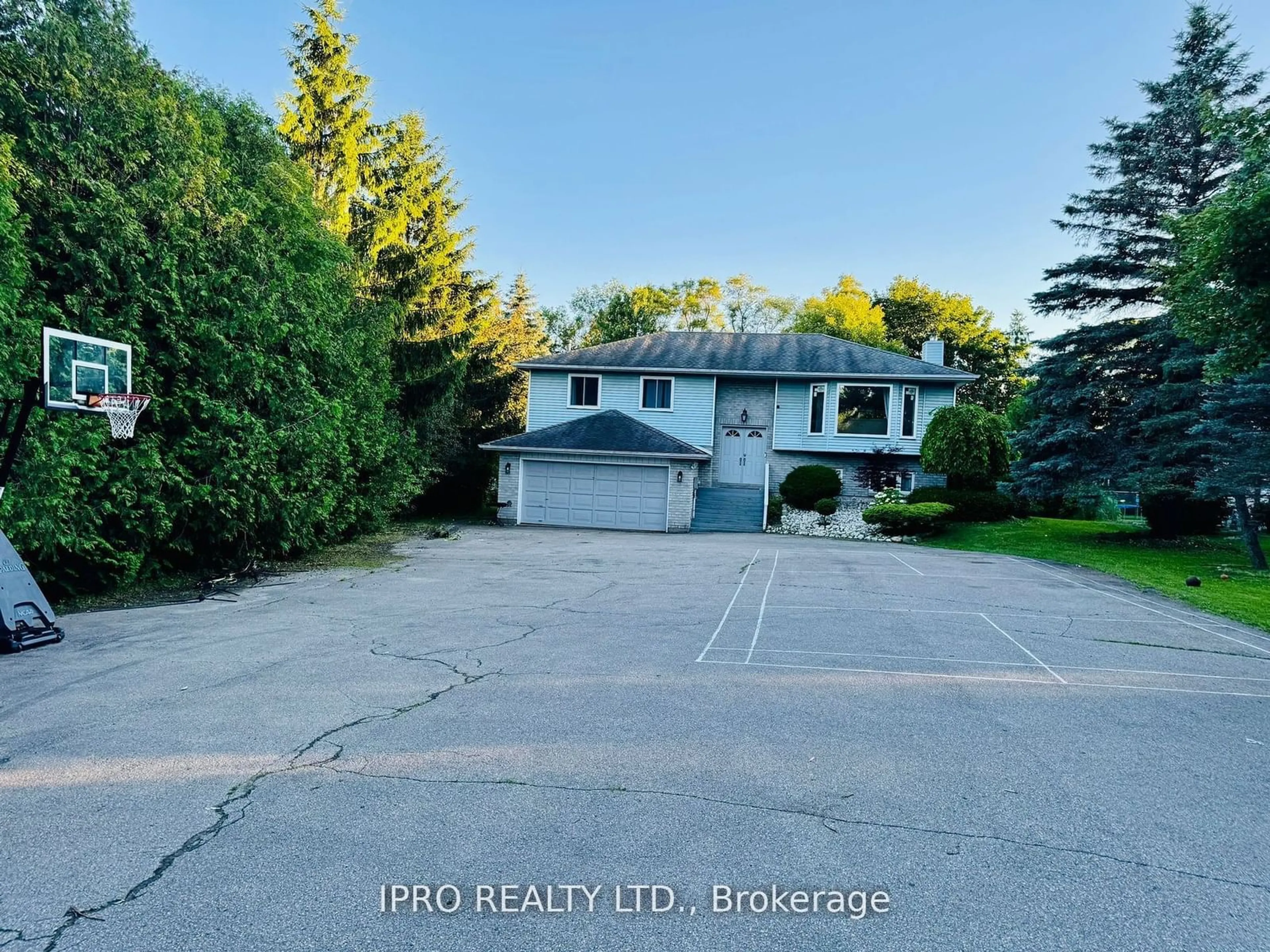 Frontside or backside of a home, the street view for 11 Brock Rd, Puslinch Ontario N0B 2J0