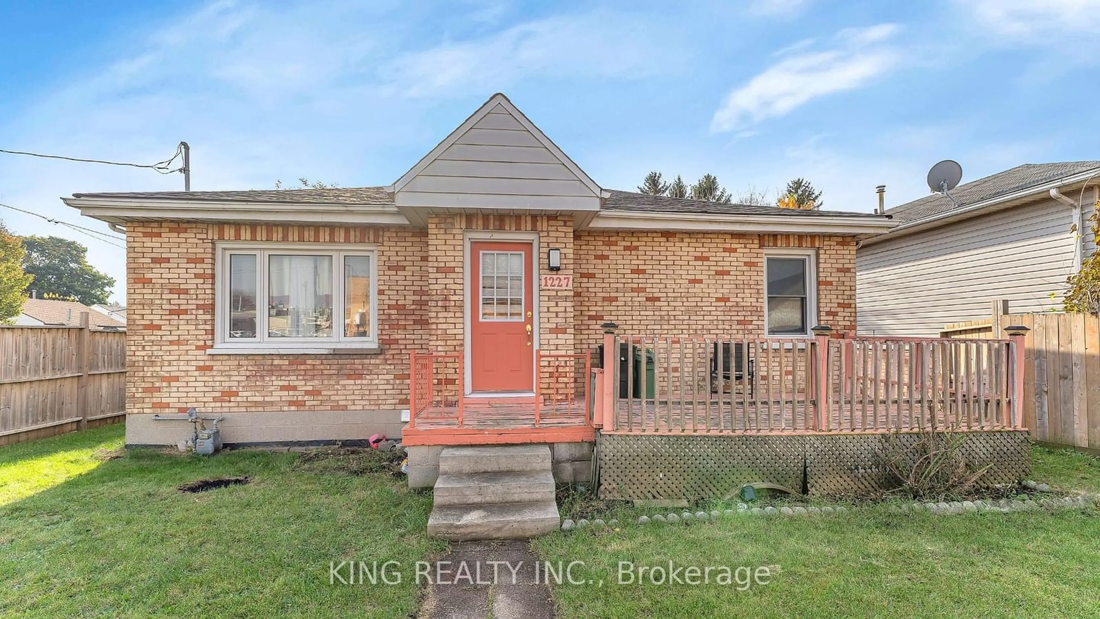 Home with brick exterior material for 1227 TRAFALGAR St, London Ontario N5Z 1H6