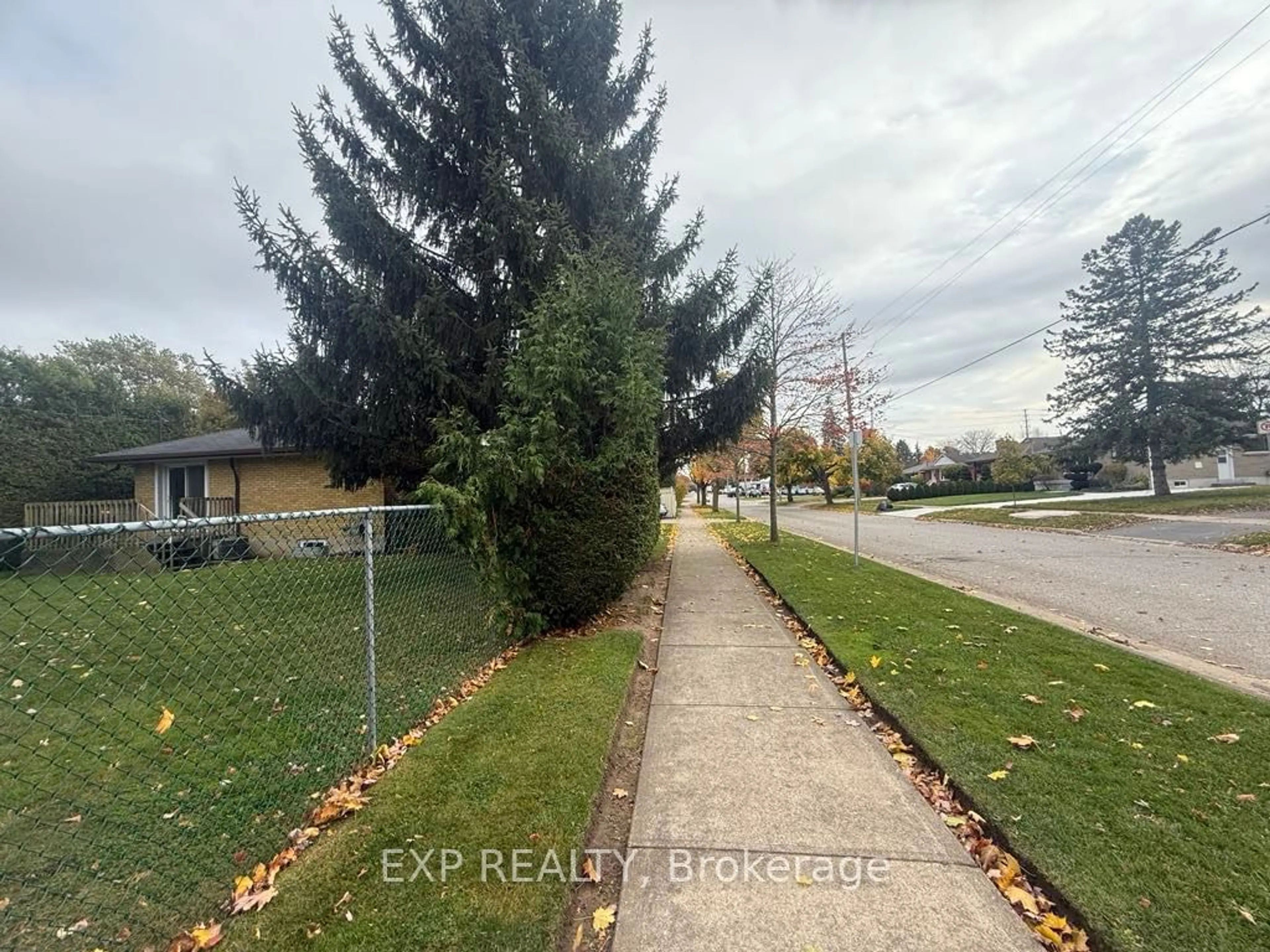 A pic from exterior of the house or condo, the street view for 164 Atkinson Blvd, London Ontario N5W 4Z4