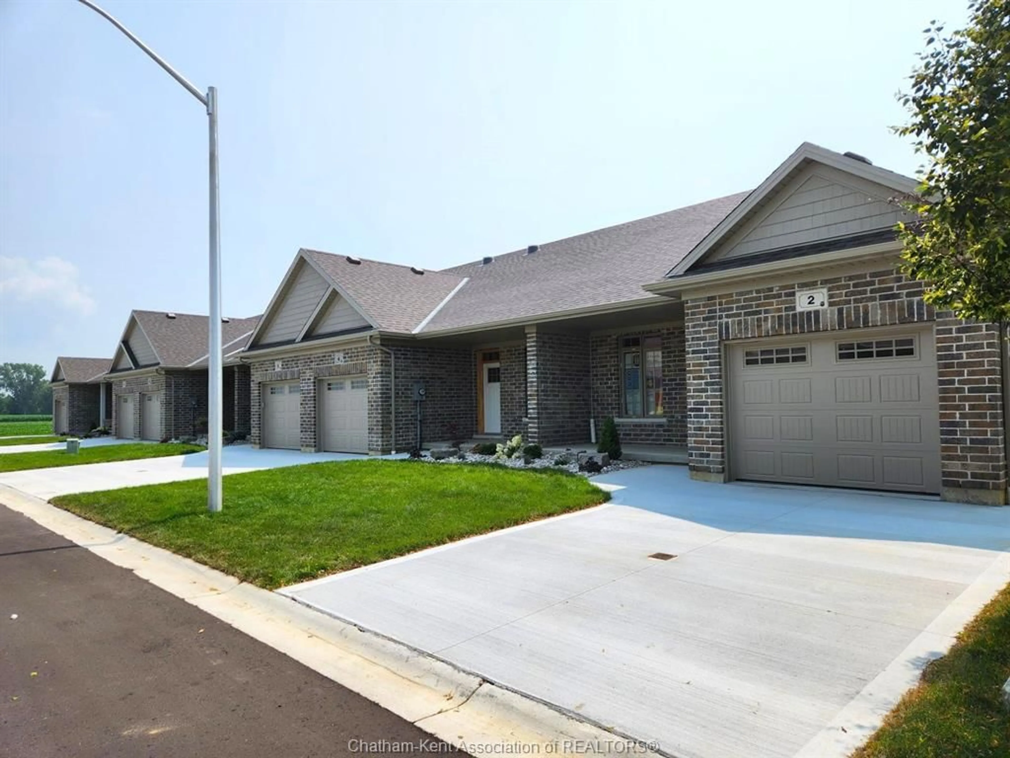 Frontside or backside of a home for 2 Jonathan St, Chatham Ontario N7M 6M1