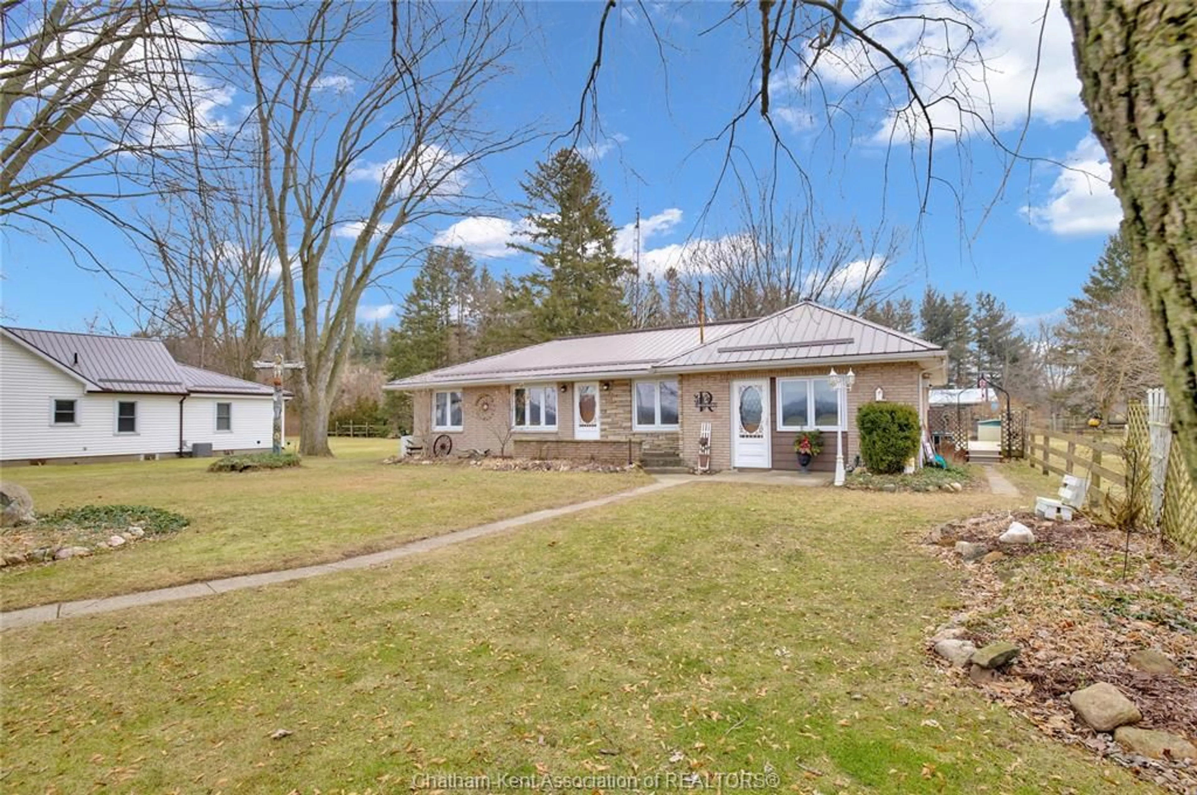 Frontside or backside of a home for 29883 West Bothwell Rd, Bothwell Ontario N0P1C0