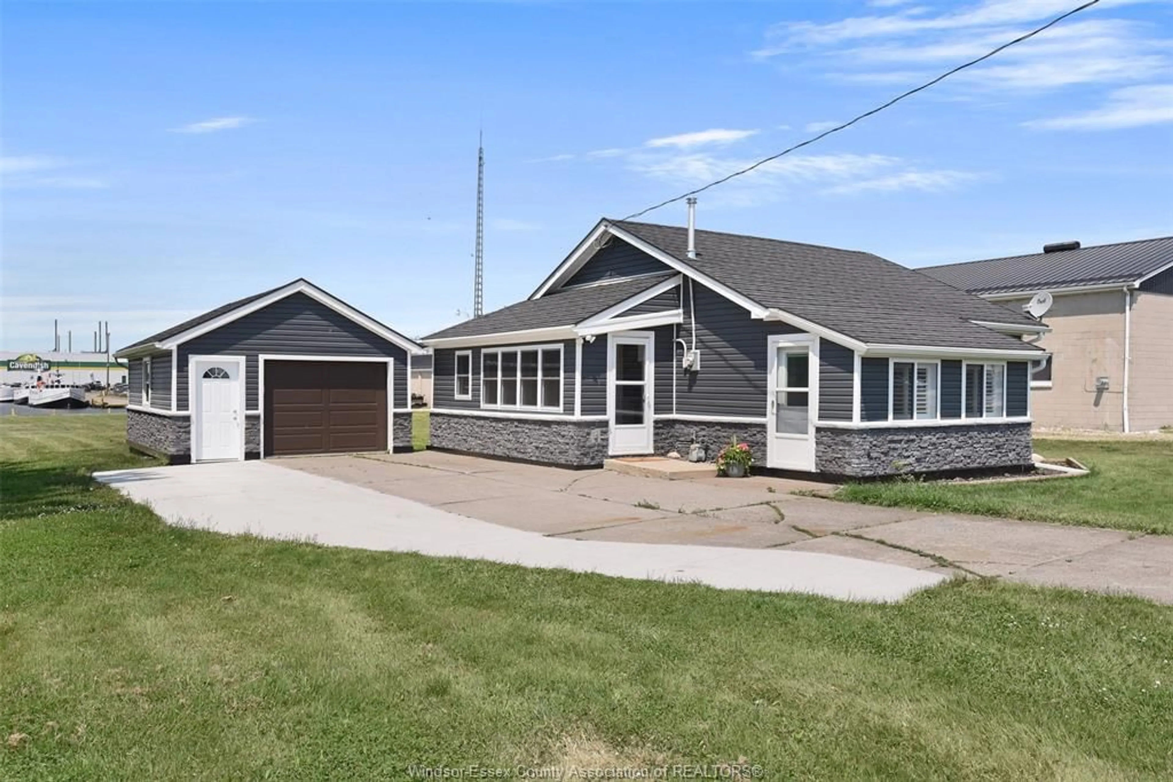 Frontside or backside of a home for 20941 Erie St, Wheatley Ontario N0P 2P0