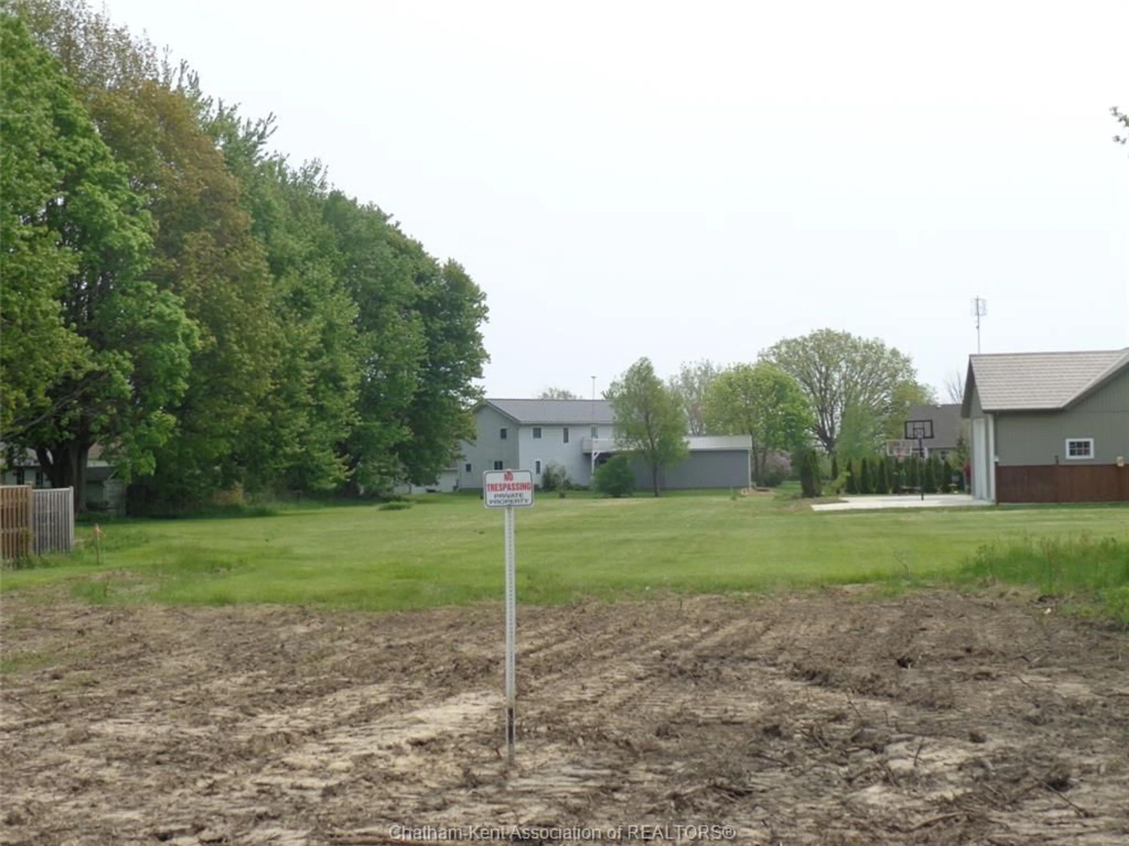 Fenced yard for V/L Metcalfe St, Shrewsbury Ontario N0P1A0