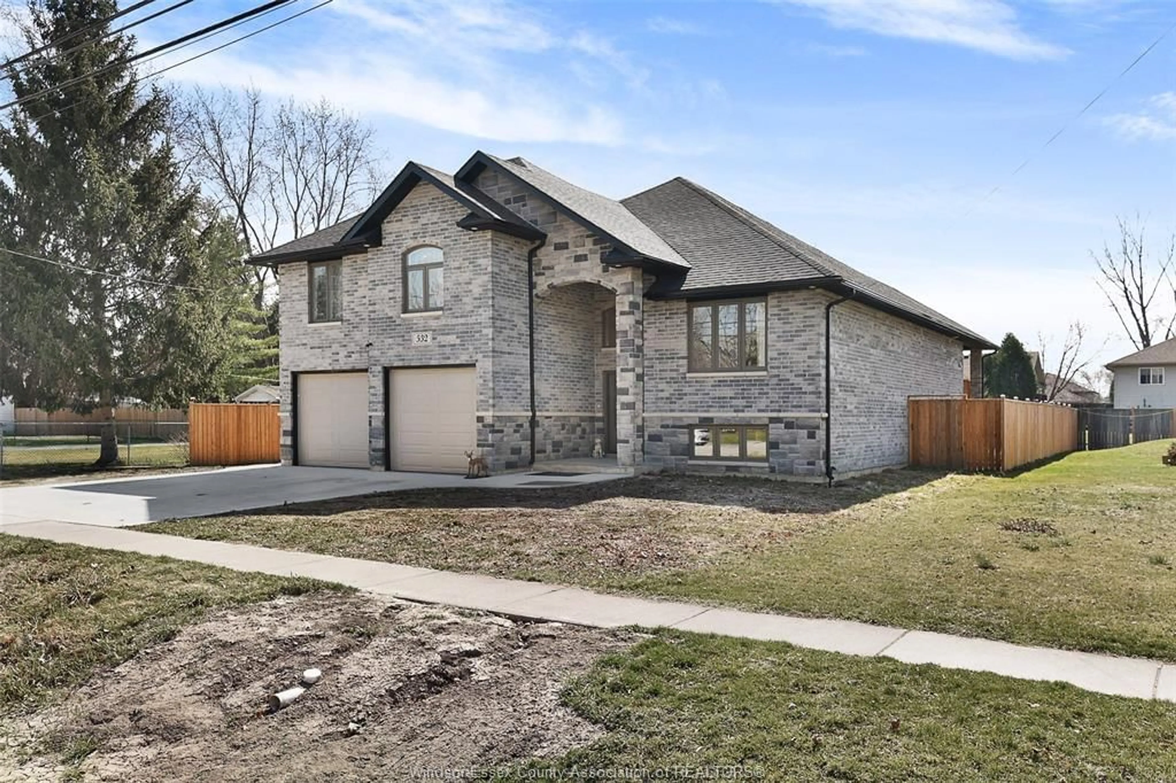 Home with brick exterior material for 532 REAUME Rd, LaSalle Ontario N9J 1B4