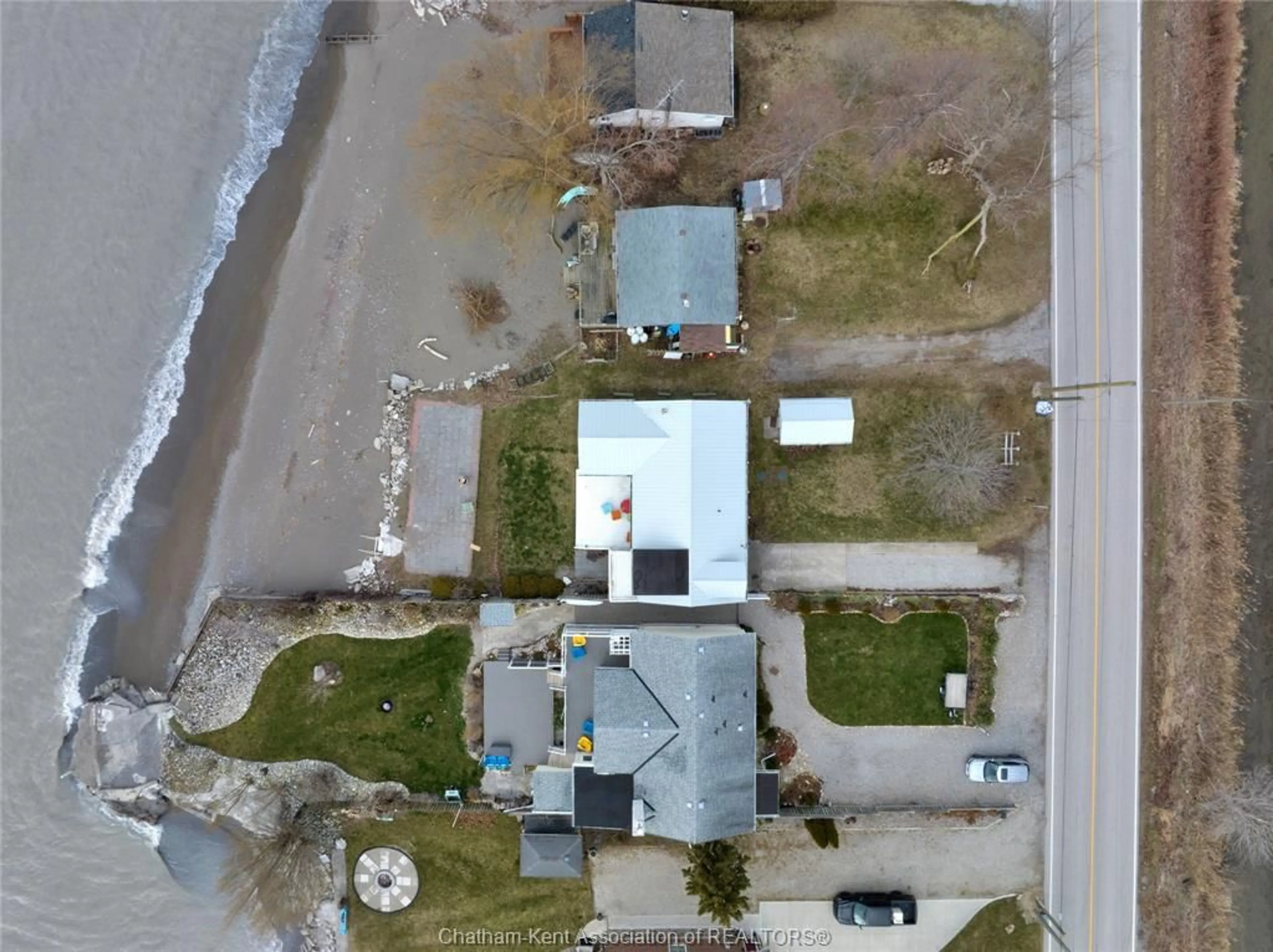 Frontside or backside of a home for 18420 Erie Shore Dr, Erie Beach Ontario N0P 1A0