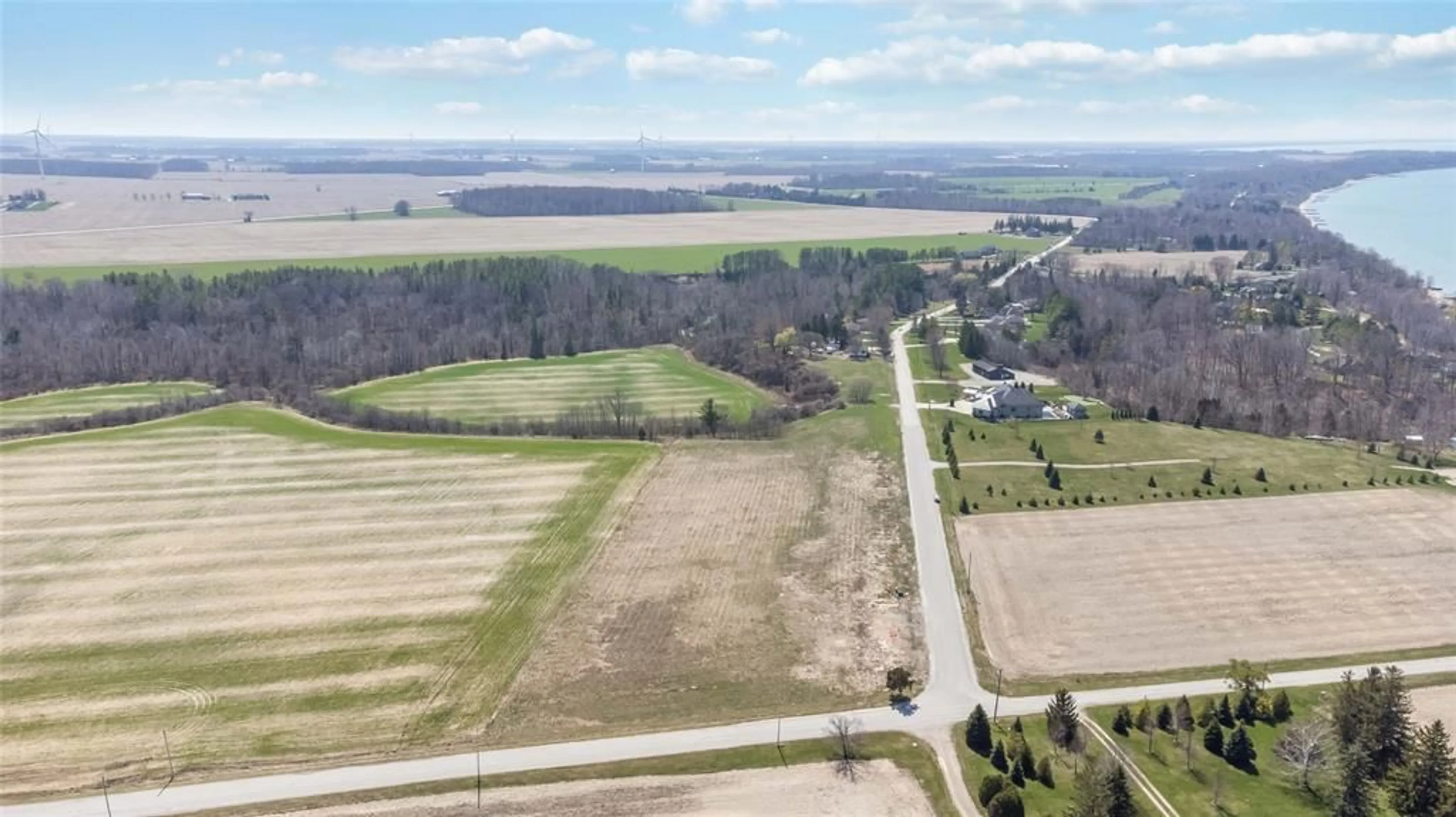 Lakeview for 8158 HILLSBORO Rd, Plympton-Wyoming Ontario N0N 1J6