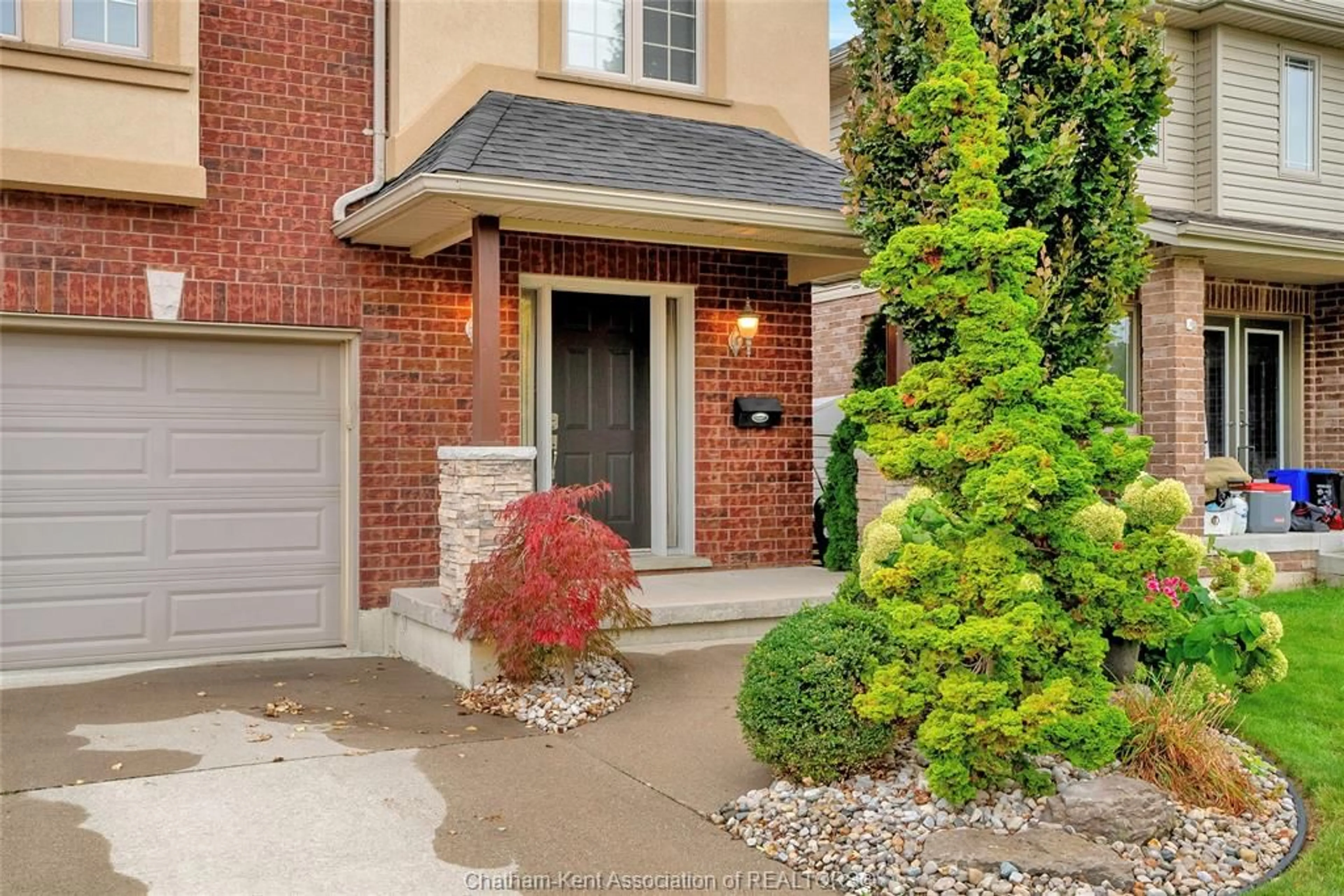 Home with brick exterior material for 119 Smithfield Cir, Chatham Ontario N7L5R6