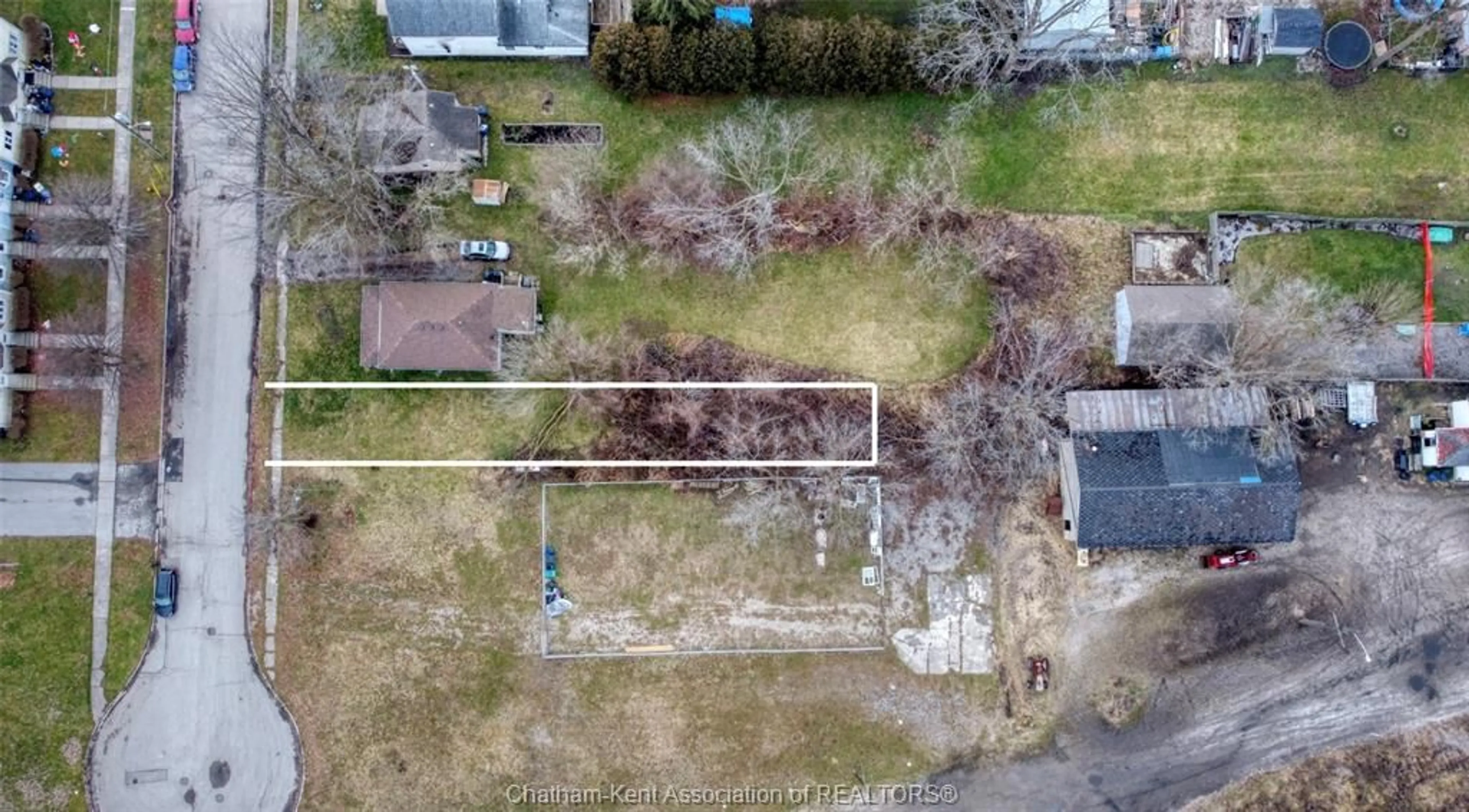 Fenced yard for 279 Wellington St, Chatham Ontario N7M 3P6