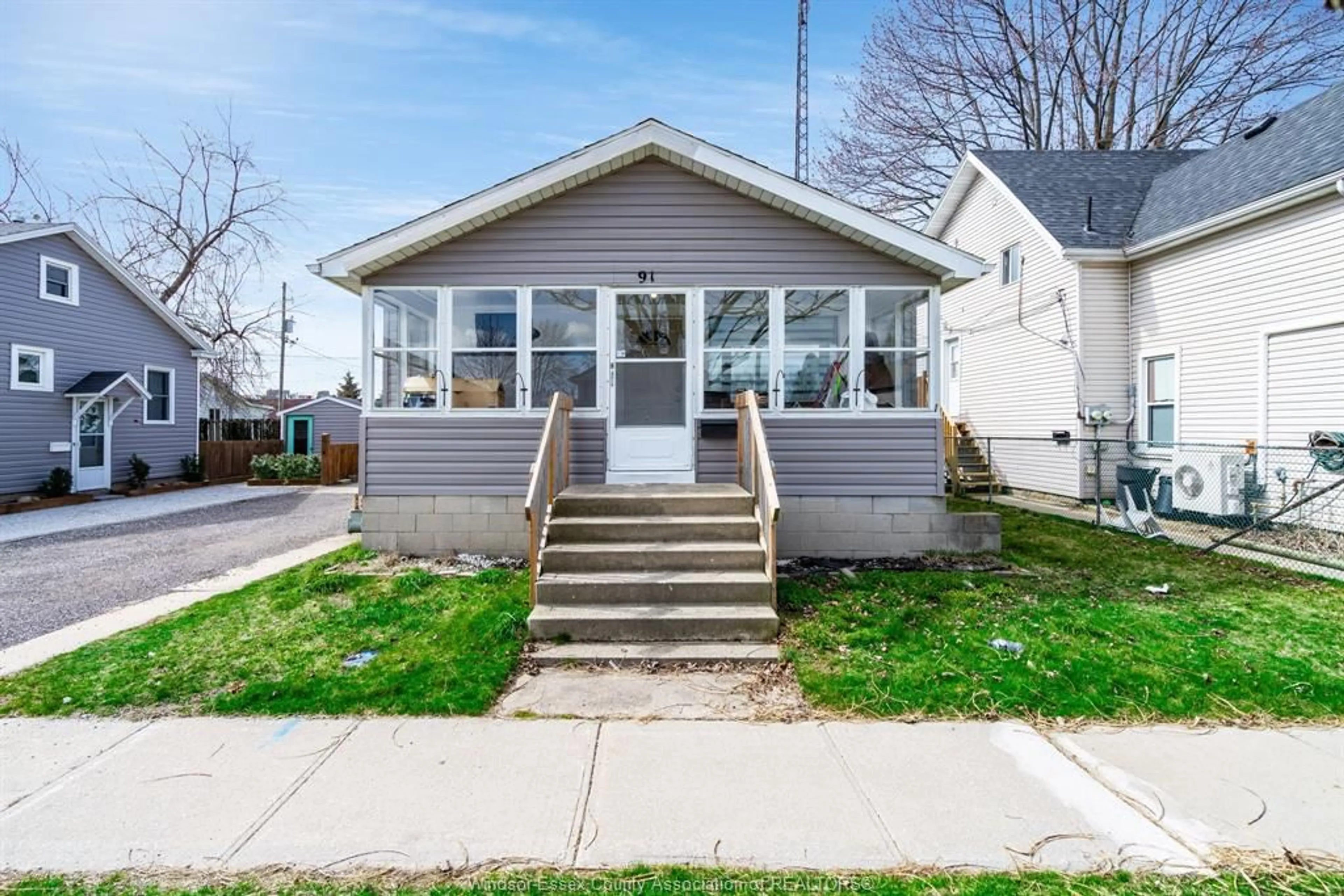 Frontside or backside of a home for 91 PRINCESS St, Leamington Ontario N8H 2Z1