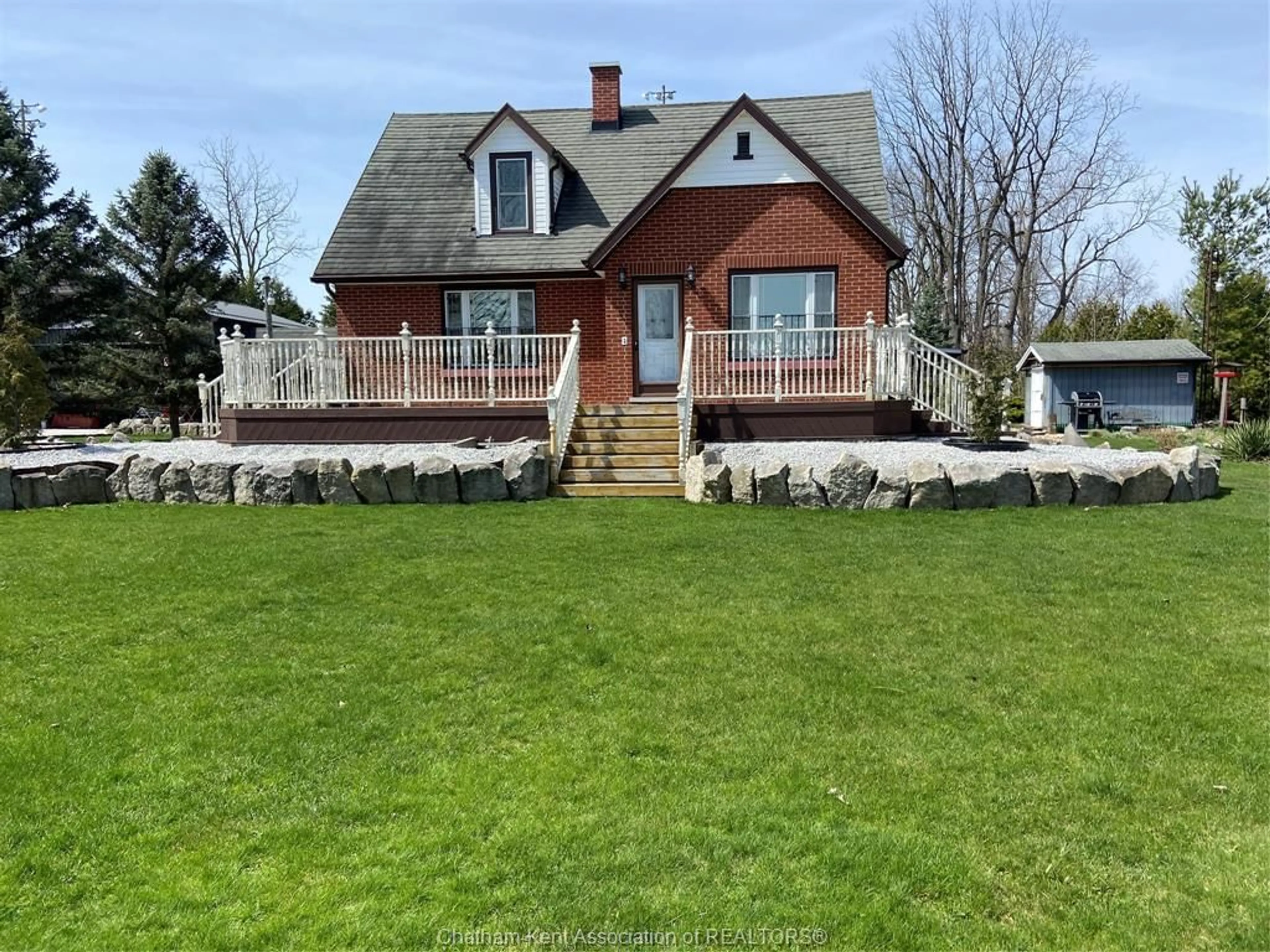 Frontside or backside of a home for 3341 River St, Brooke-Alvinston Ontario N0N1A0