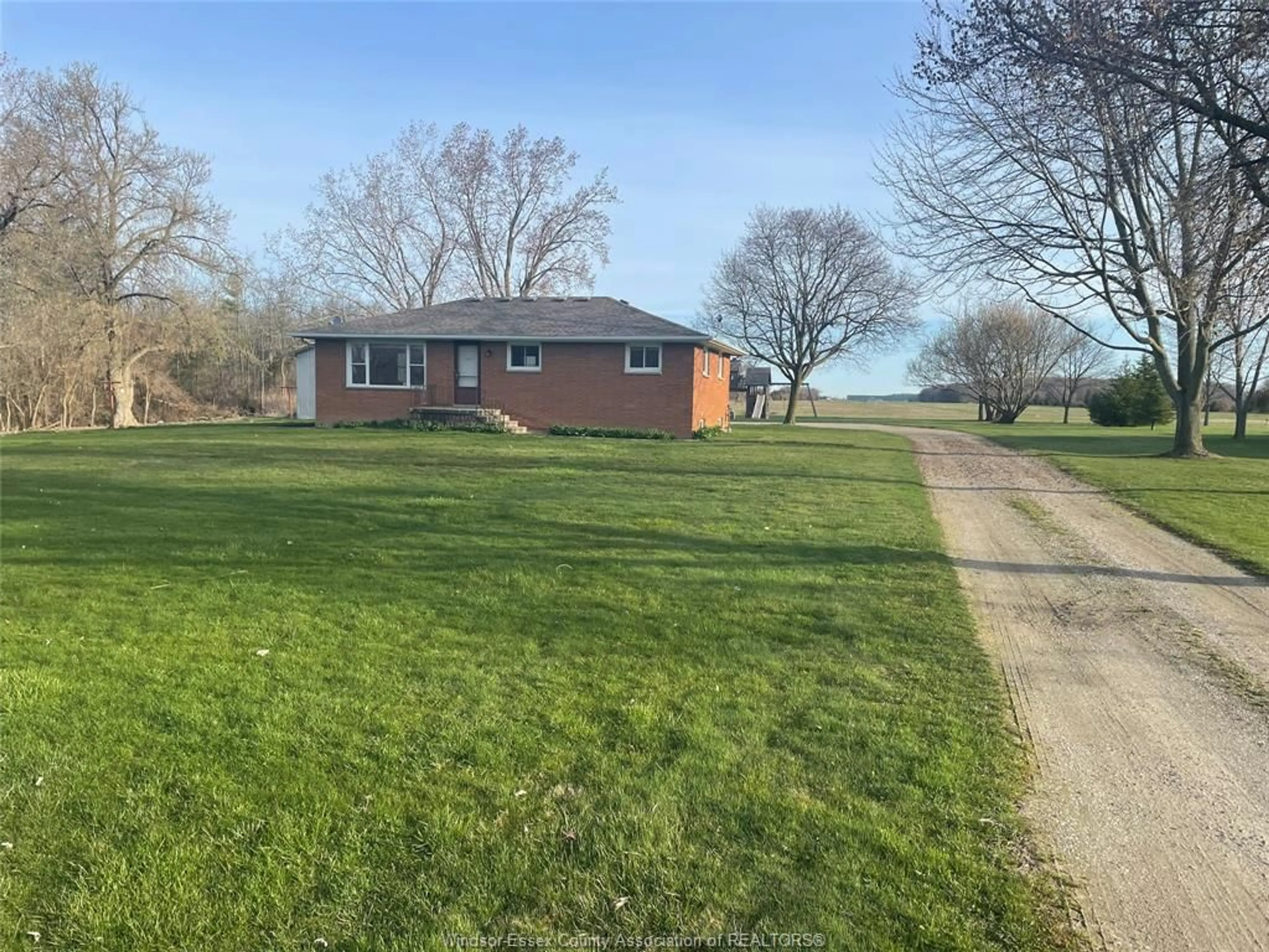 Frontside or backside of a home for 848 ROAD 2 W, Kingsville Ontario N8H 3V6