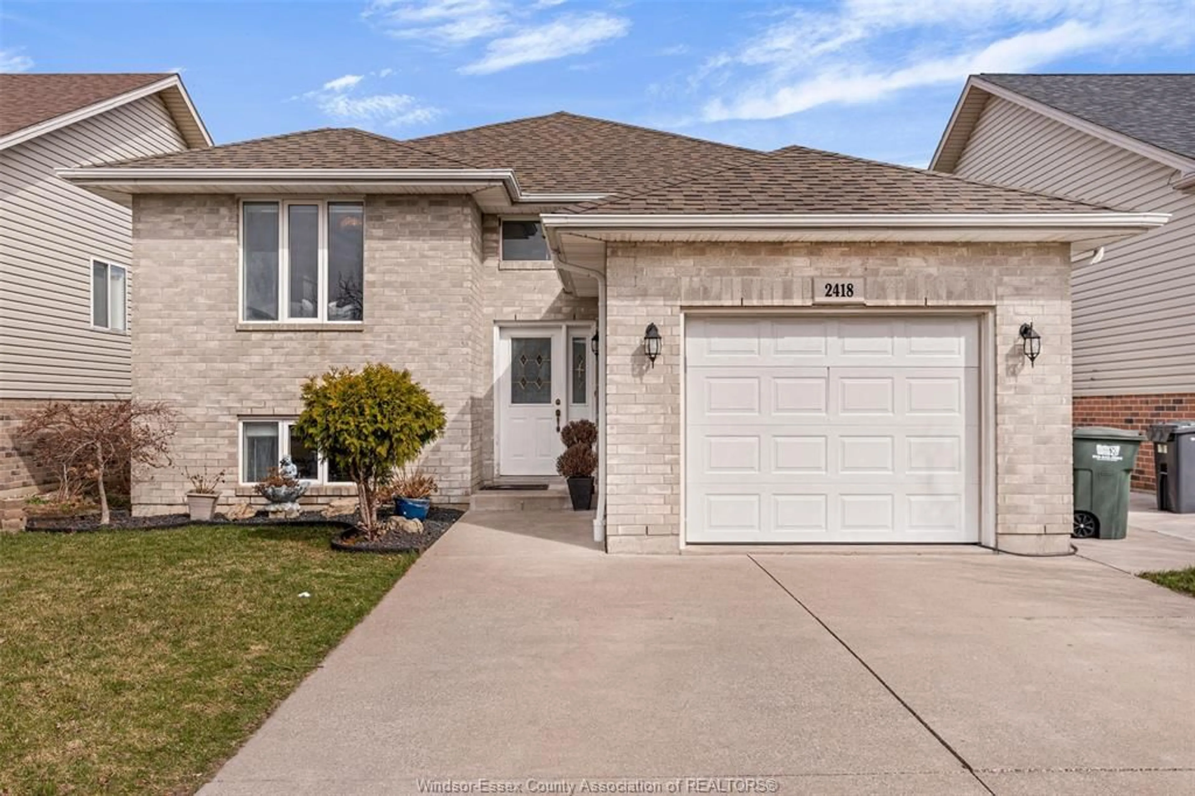 Frontside or backside of a home for 2418 DUNESHILL, Windsor Ontario N8P 1Y2