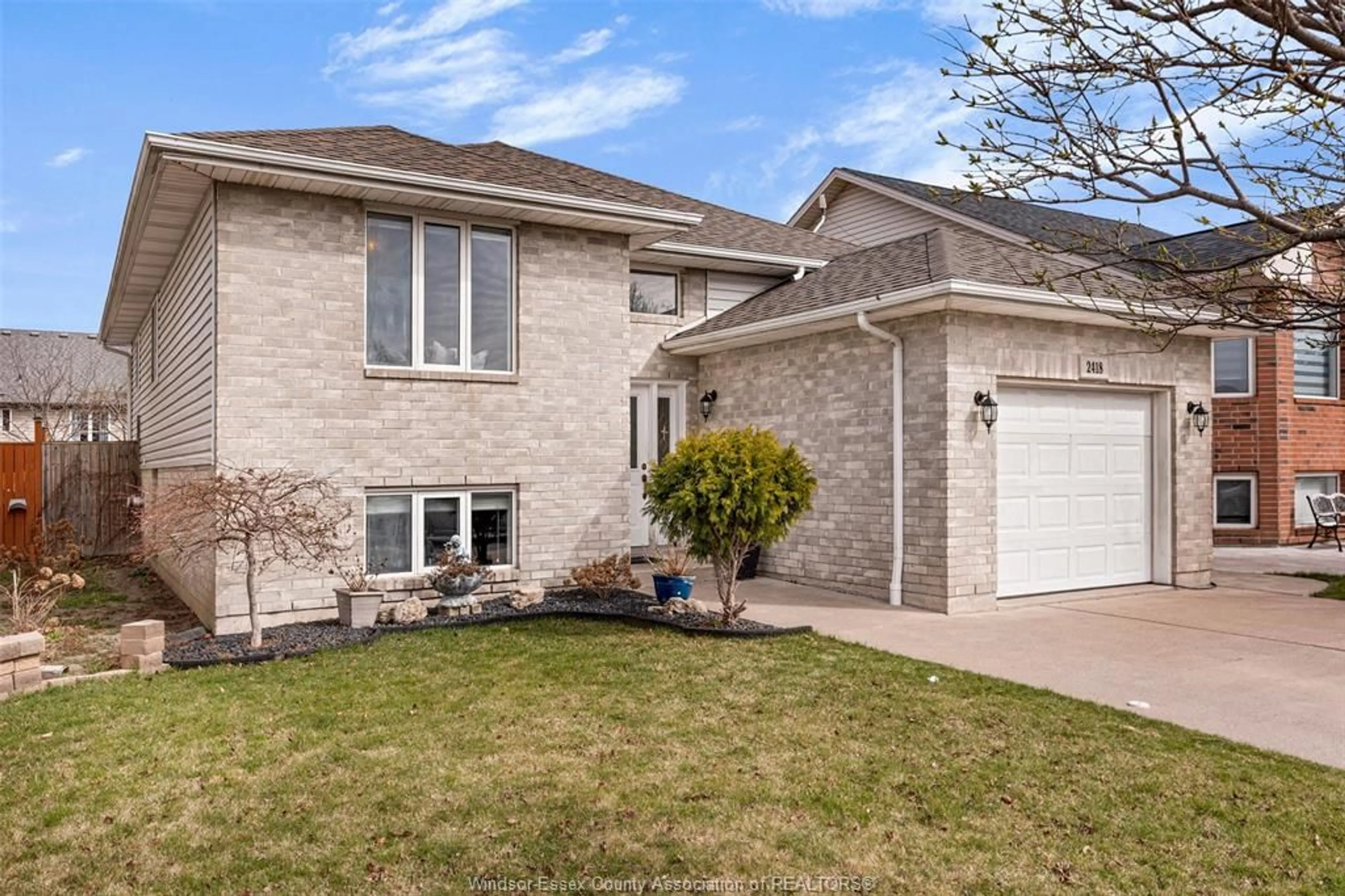 Frontside or backside of a home for 2418 DUNESHILL, Windsor Ontario N8P 1Y2