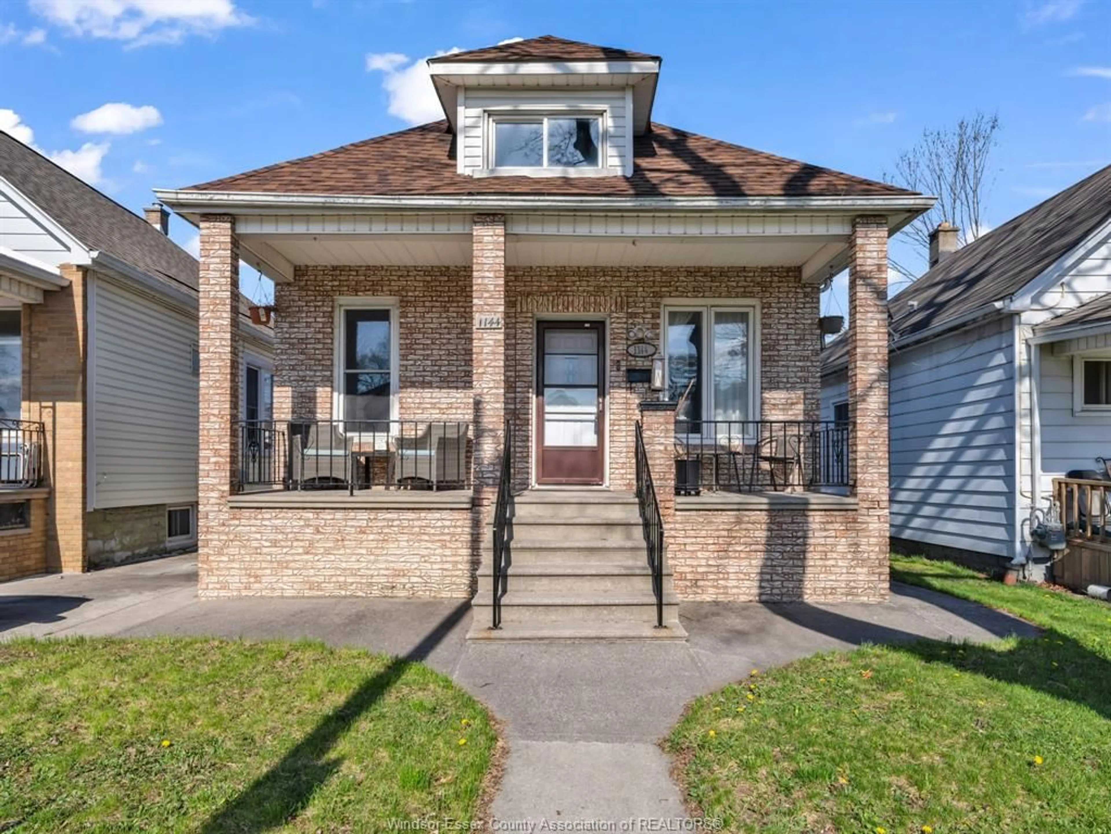 Frontside or backside of a home for 1144 MOY, Windsor Ontario N9A 2P5