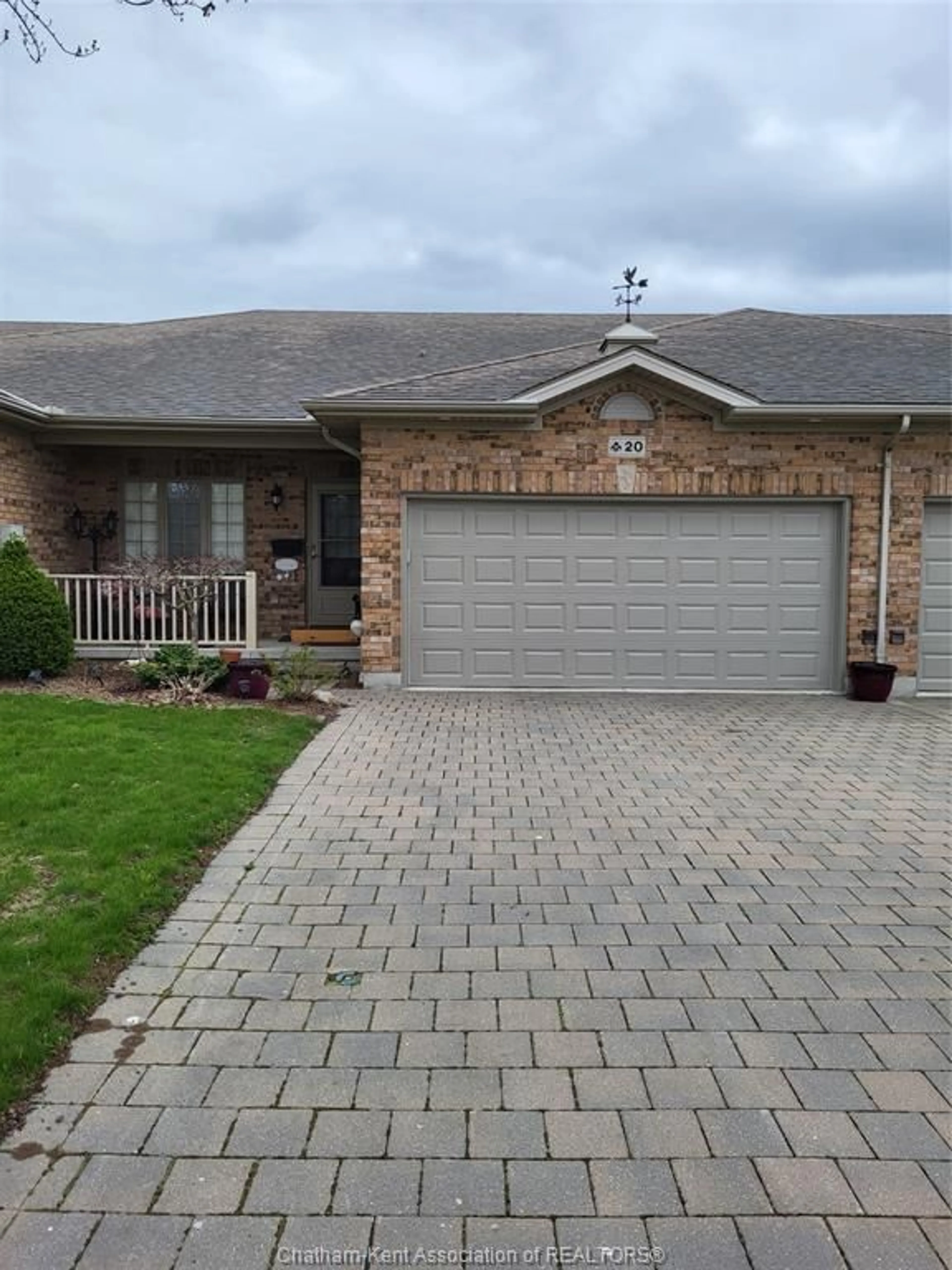 Home with brick exterior material for 20 Home Pl, Chatham Ontario N7L 5P4