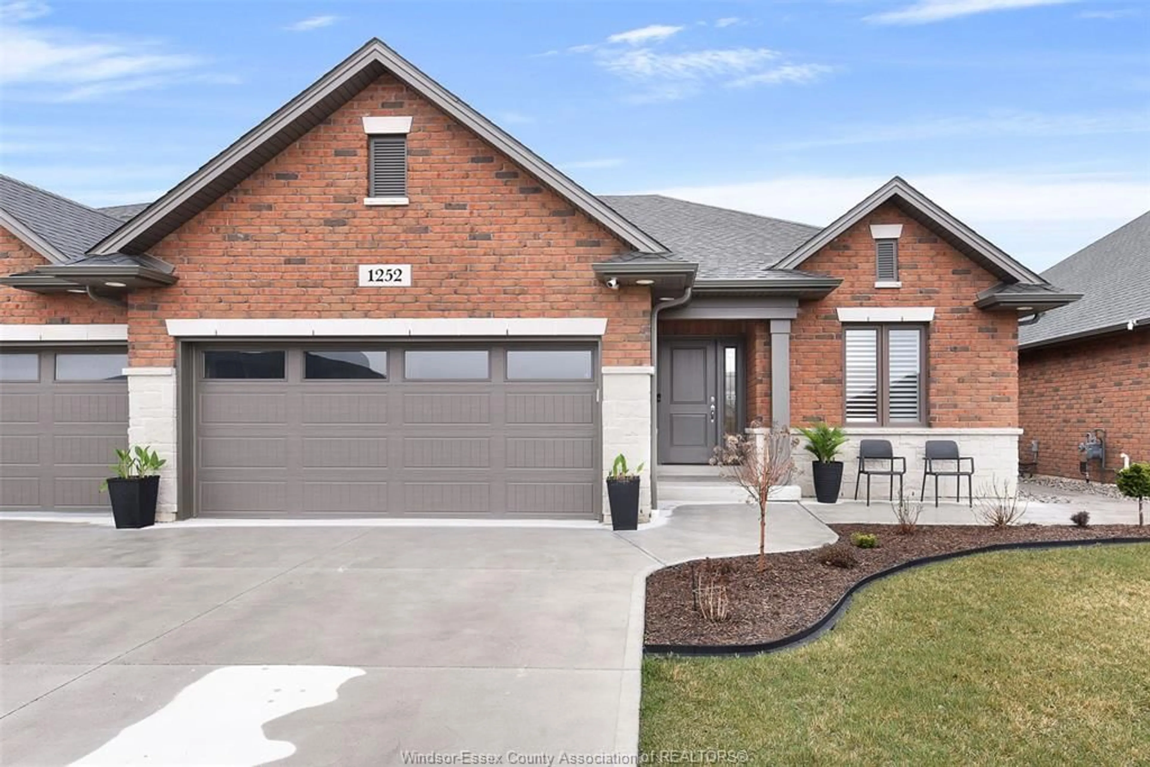 Home with brick exterior material for 1252 TOM TOTH St, LaSalle Ontario N9H 0L9