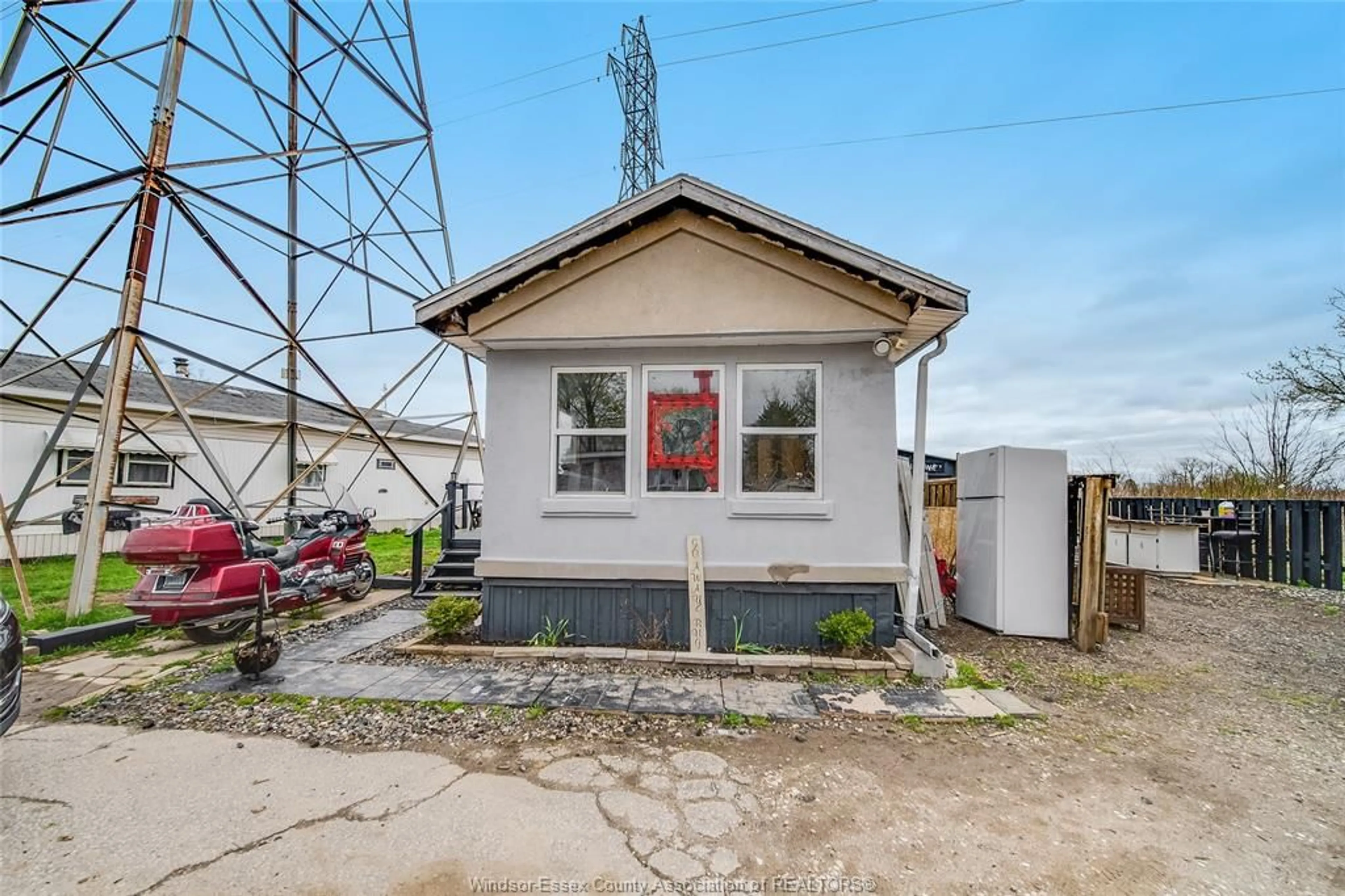 Shed for 452 GRAND Ave #13, Chatham Ontario N7L 1X3