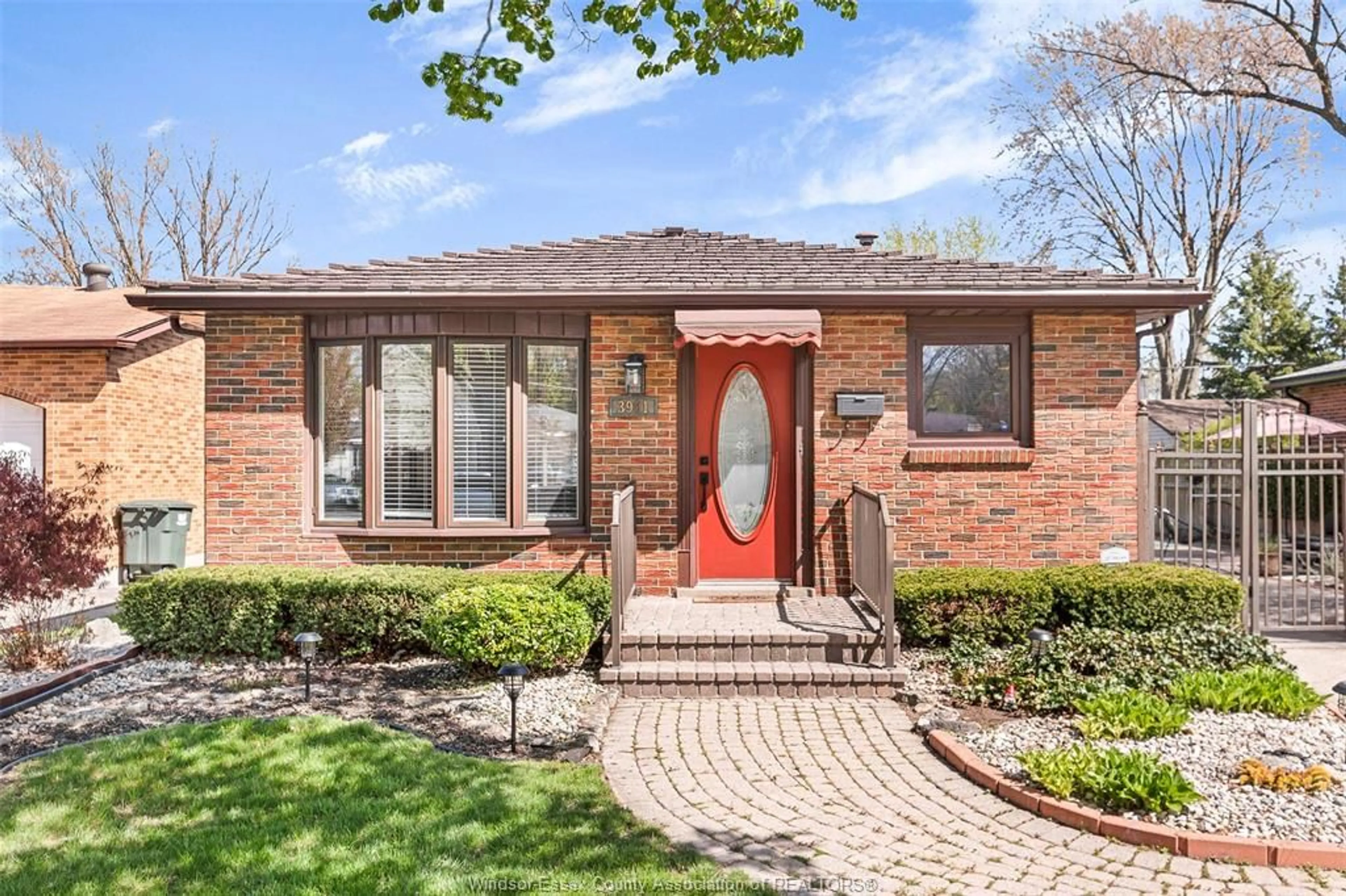 Home with brick exterior material for 3981 WHITNEY, Windsor Ontario N9C 2C7