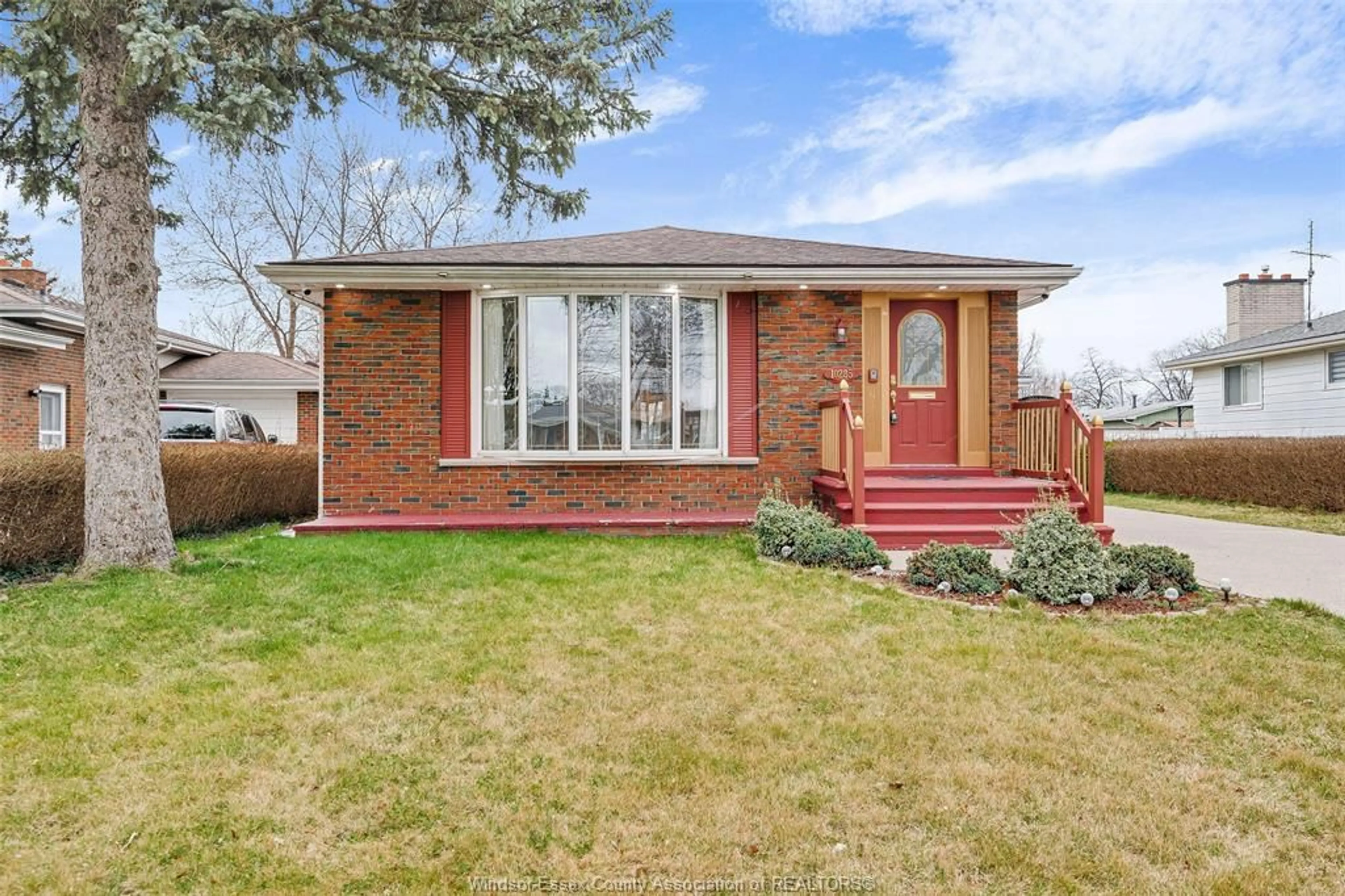 Home with brick exterior material for 10285 PULBROOK, Windsor Ontario N9R 1C2