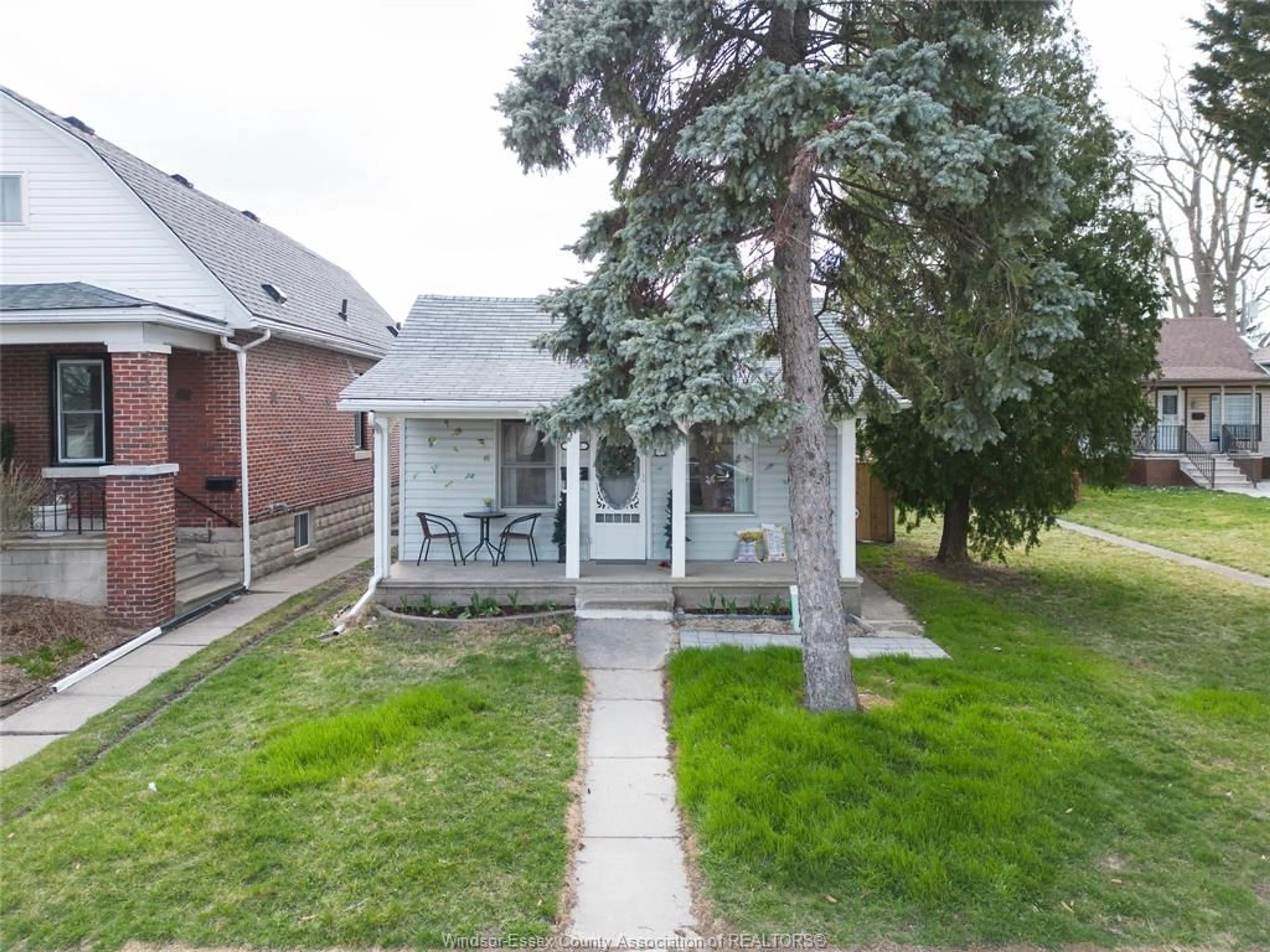 Frontside or backside of a home for 1743 LANGLOIS Ave, Windsor Ontario N8X 4M4